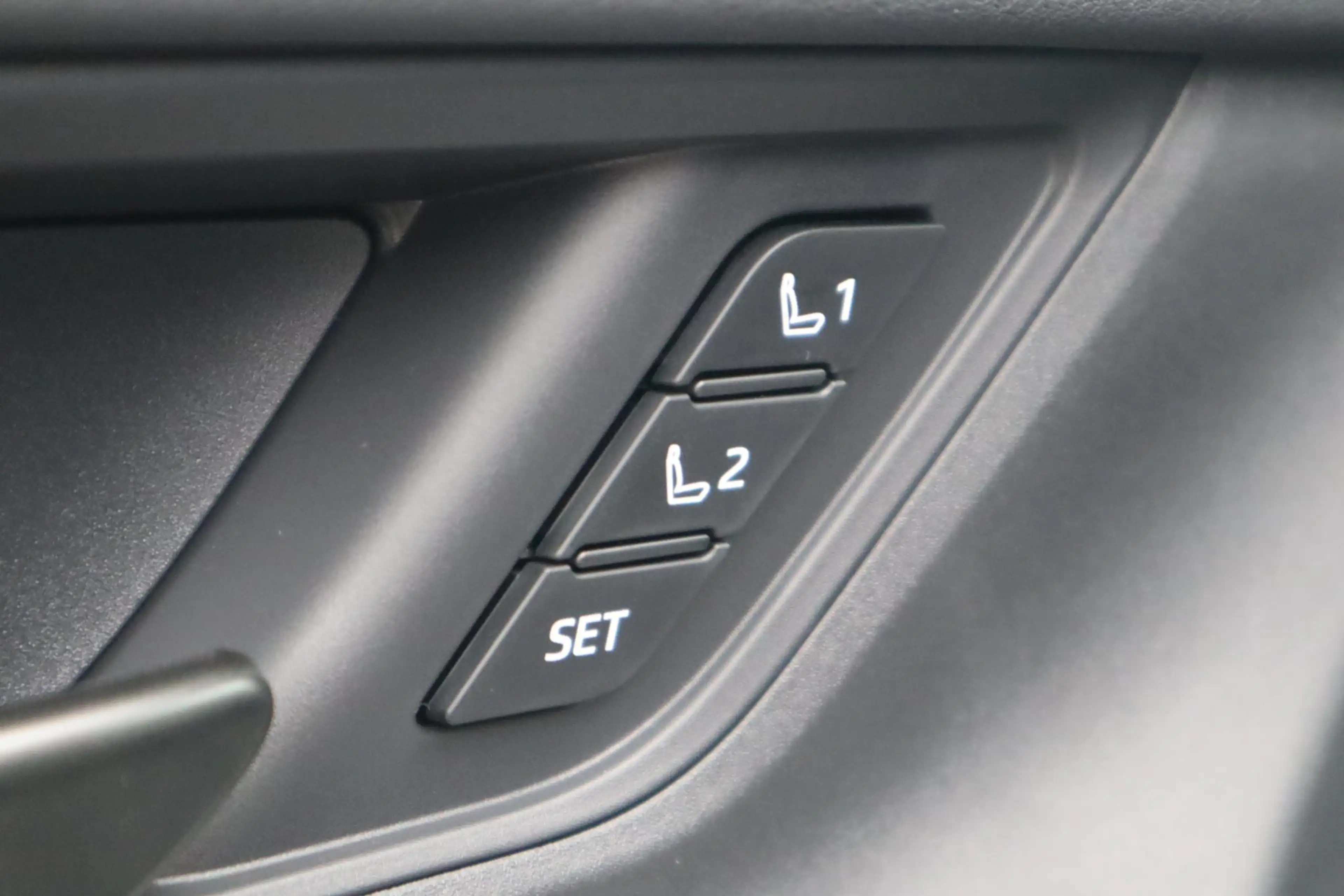 Toyota bZ4X Executive 73 kWh NIEUW! PREMIUM-PACK 20"LMV PANODA — photo 19