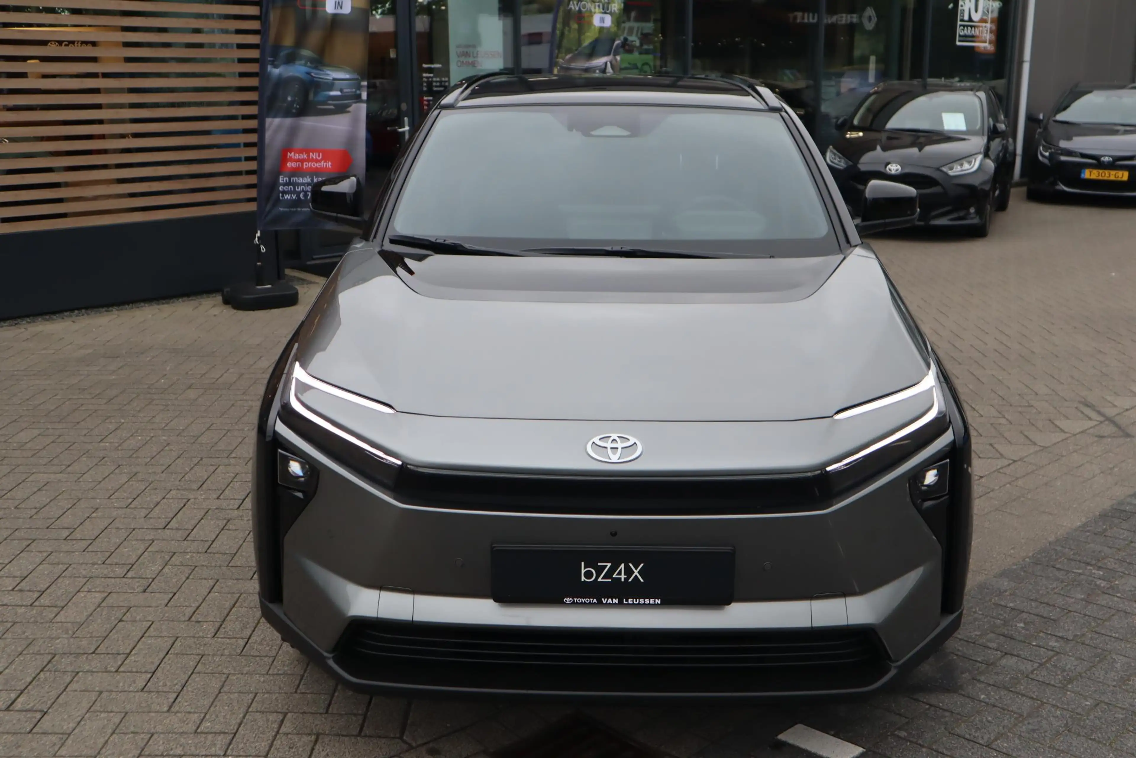 Toyota bZ4X Executive 73 kWh NIEUW! PREMIUM-PACK 20"LMV PANODA — photo 10