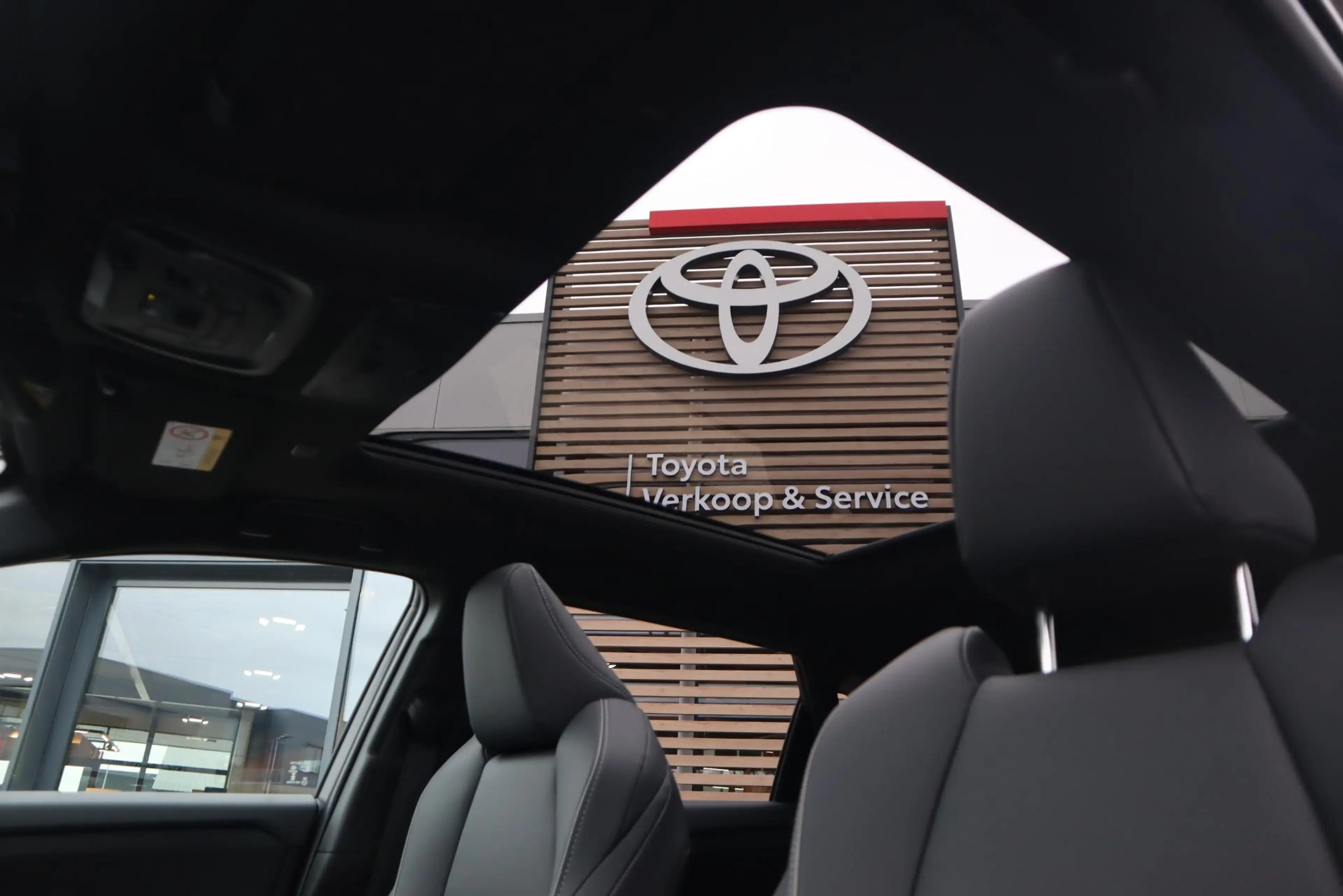 Toyota bZ4X Executive 73 kWh NIEUW! PREMIUM-PACK 20"LMV PANODA — photo 23