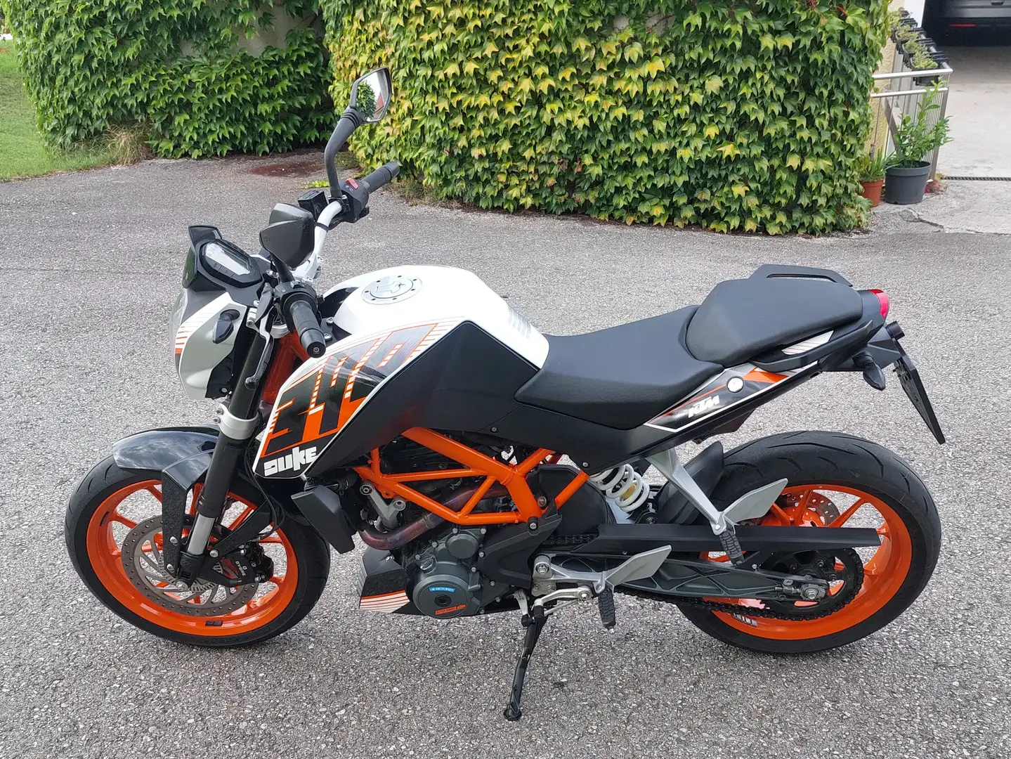 KTM 390 Duke Schwarz - 1