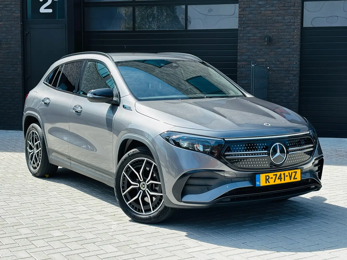 Mercedes-Benz EQA 250 EQA 250 AMG Line 67 kWh/  Trekhaak / Stoelverw. - 1