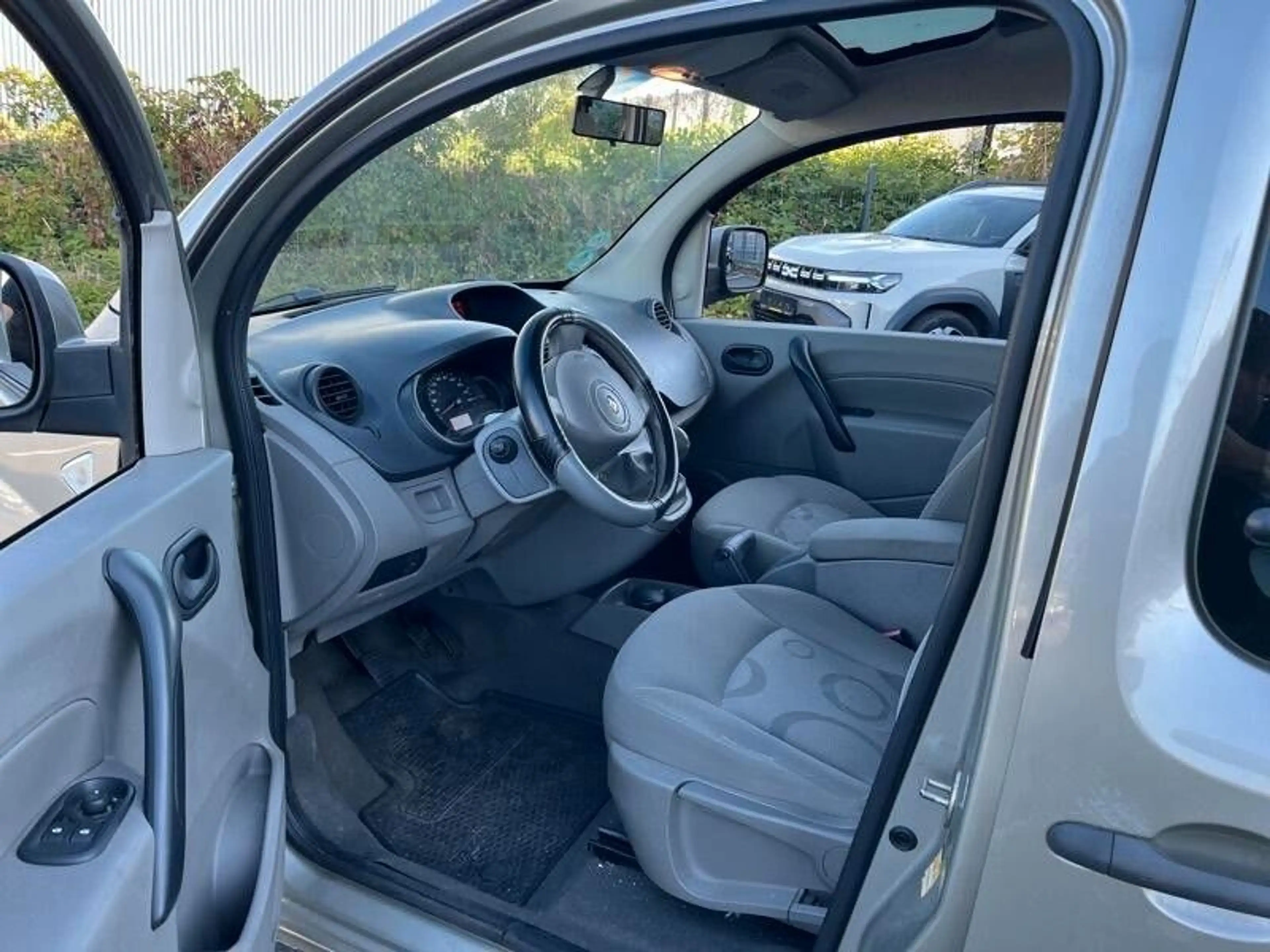 Renault Kangoo Happy Family, 1,6 Ltr. - 64 kW — photo 5