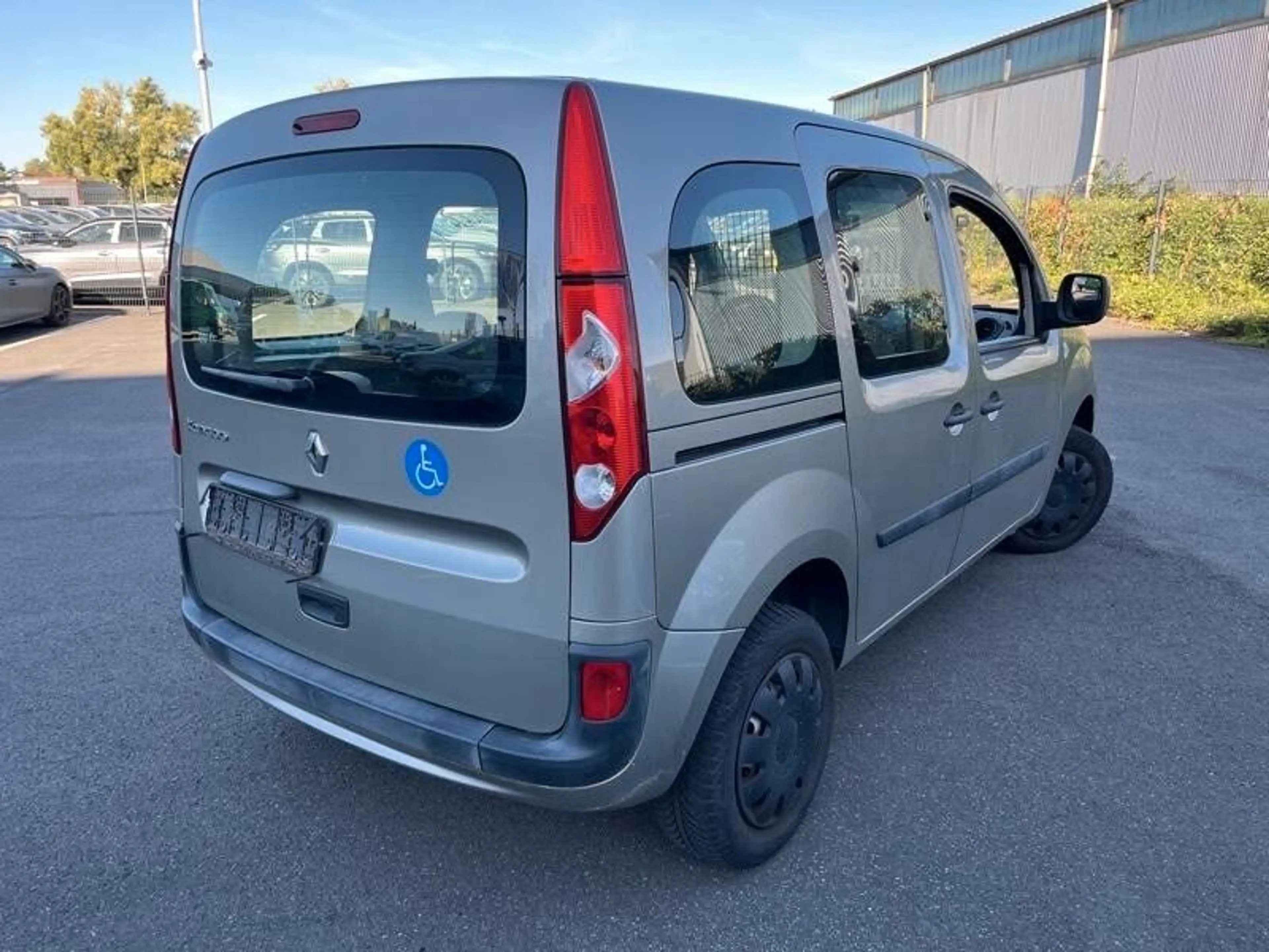Renault Kangoo Happy Family, 1,6 Ltr. - 64 kW — photo 2