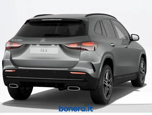 Mercedes-Benz Gla view 4