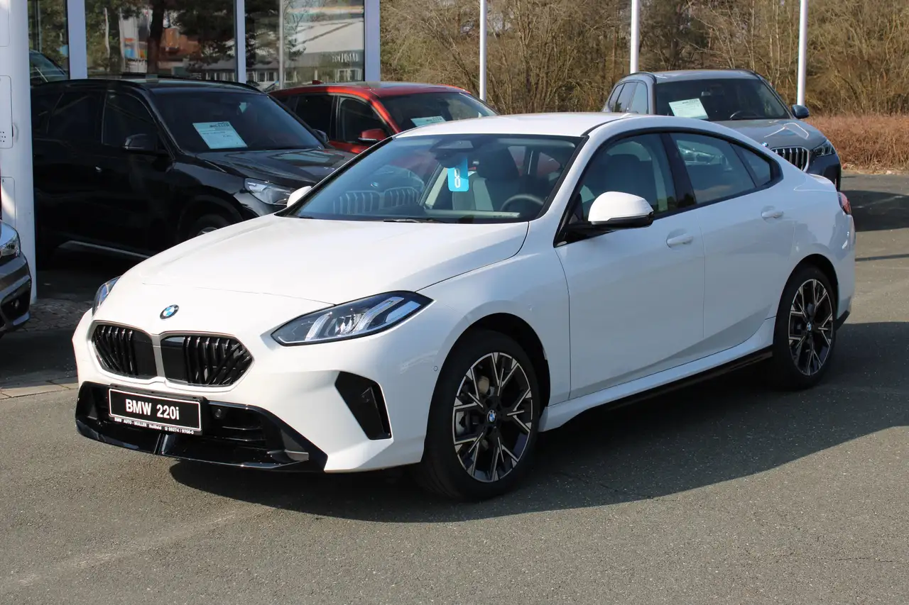 BMW 220 M Sport Design DAB Parkassistent Klimaaut. 2