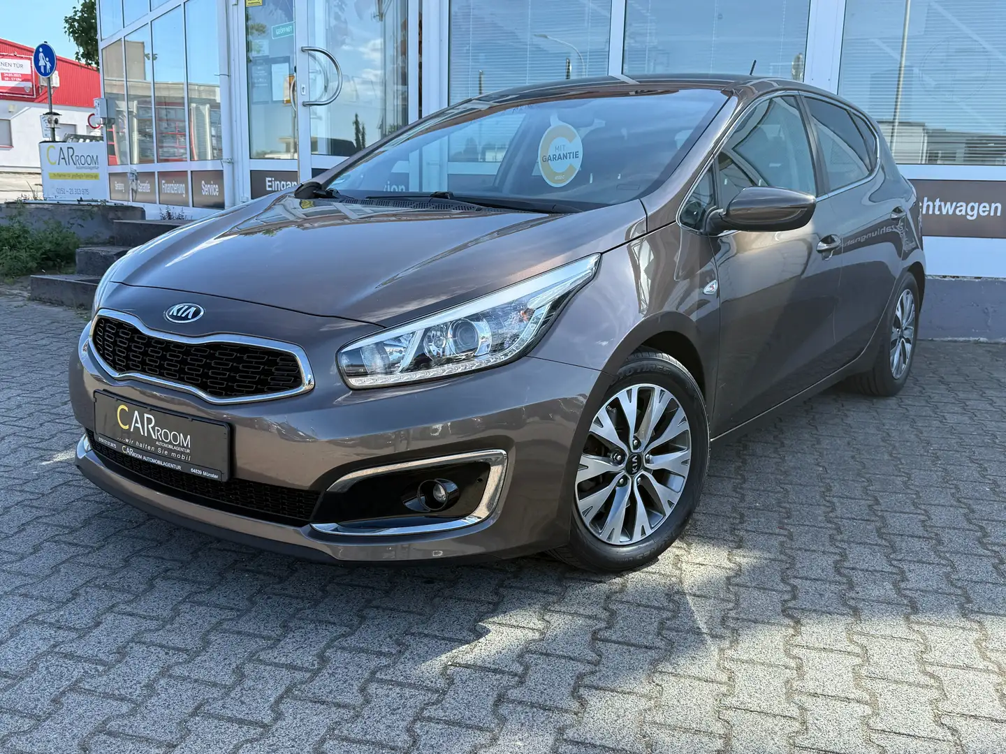 Kia Ceed / cee'd Dream Team*Kamera*Shz.*Navi*Tempomat* Beige - 1