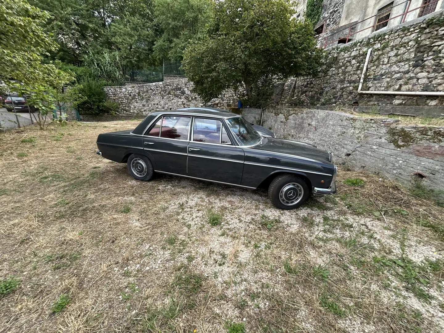 Mercedes-Benz 200 - 2