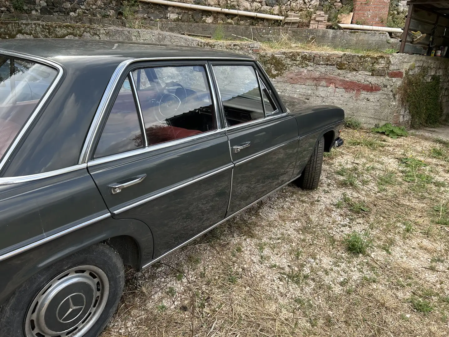 Mercedes-Benz 200 - 1