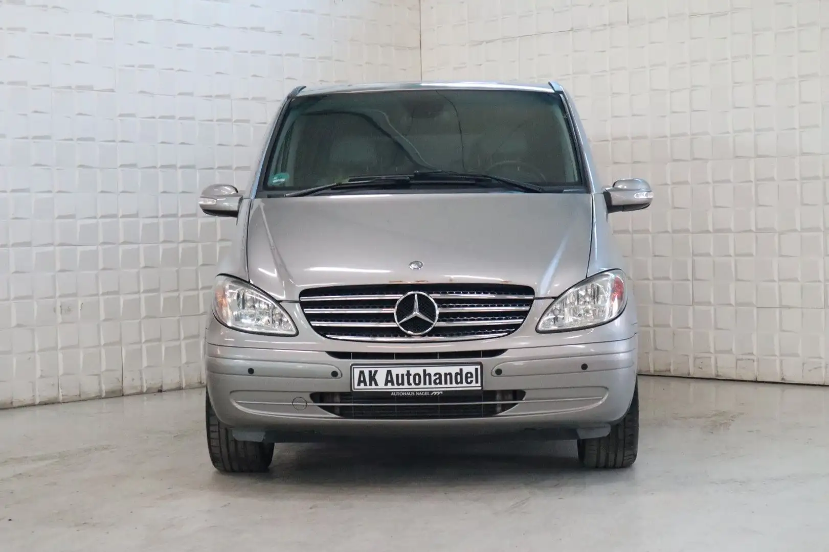 Mercedes-Benz Viano 2.2 CDI kompakt Klima Temp. AHK PDC SHZ Silber - 2