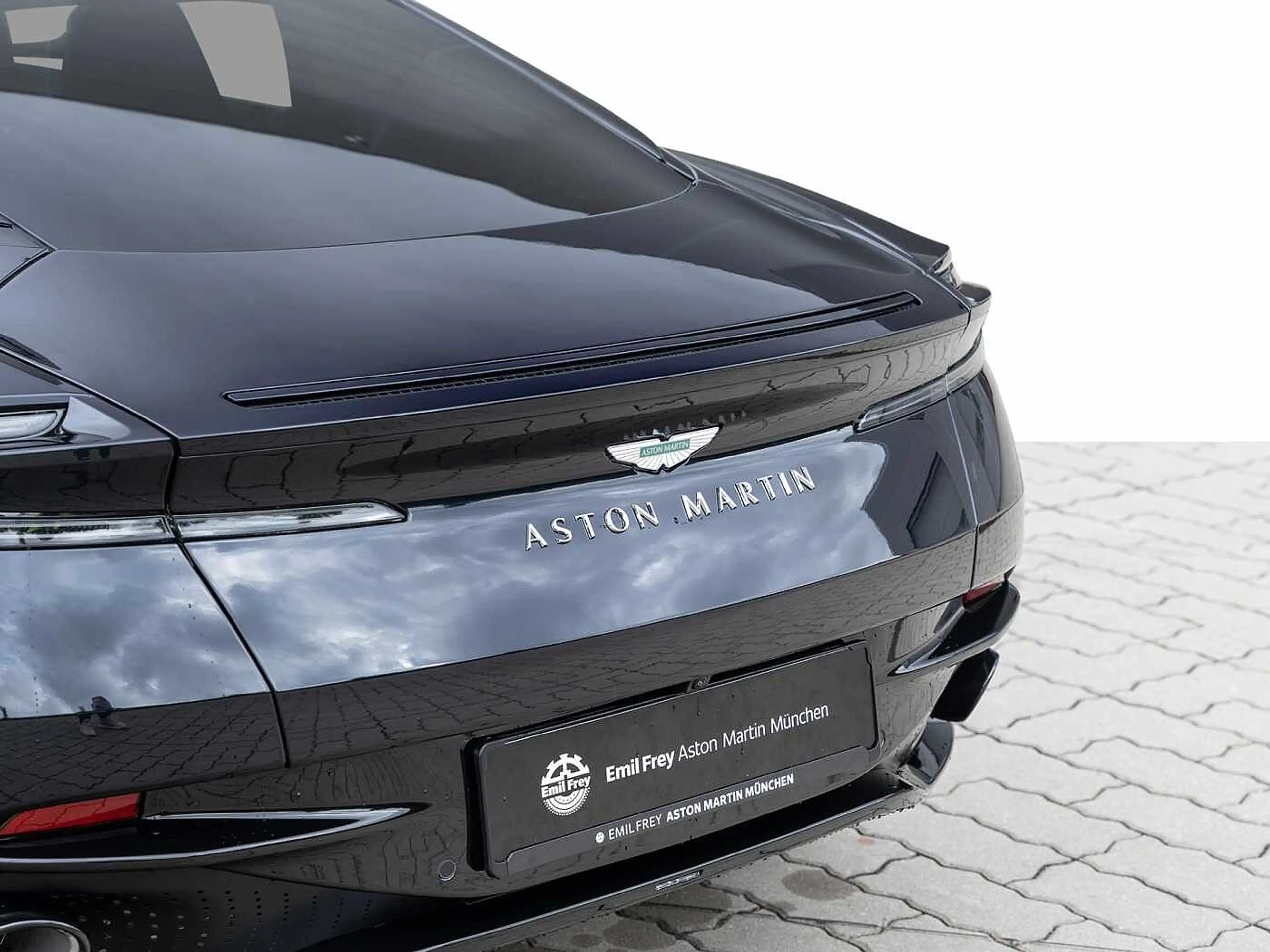 Aston Martin DB12 Coupe -Ultramarine Black- — photo 6