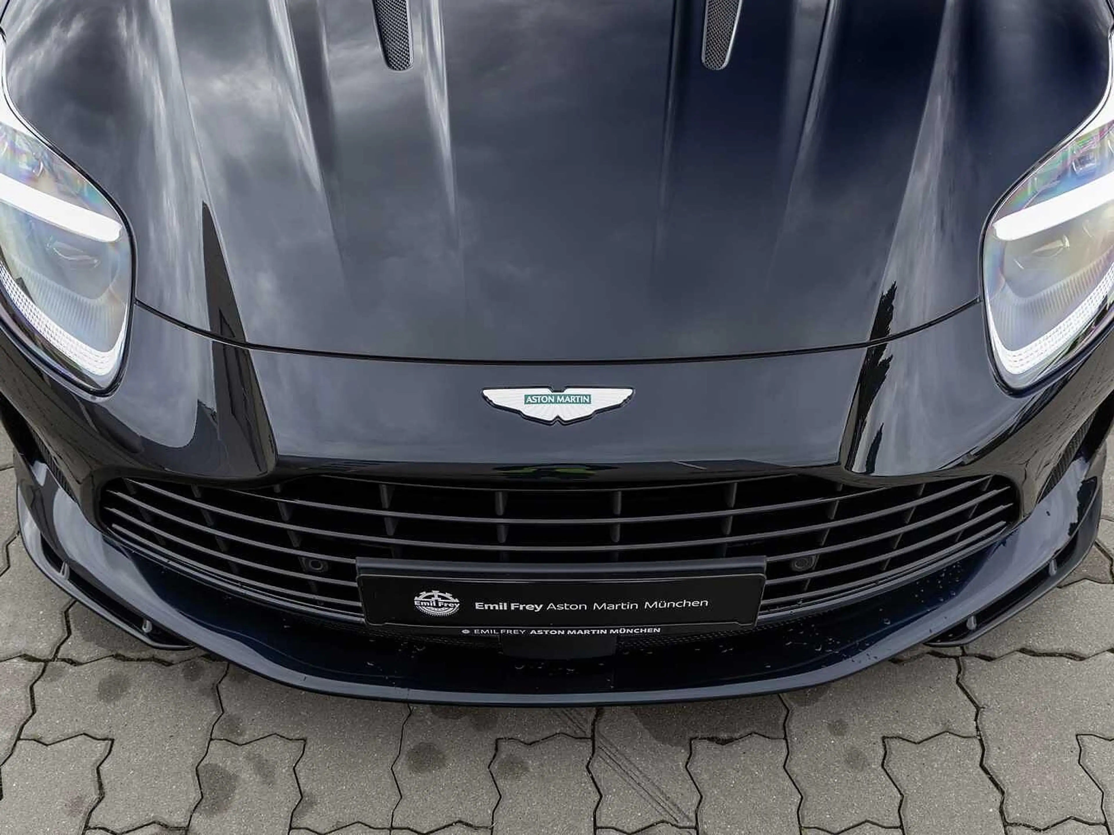 Aston Martin DB12 Coupe -Ultramarine Black- — photo 13