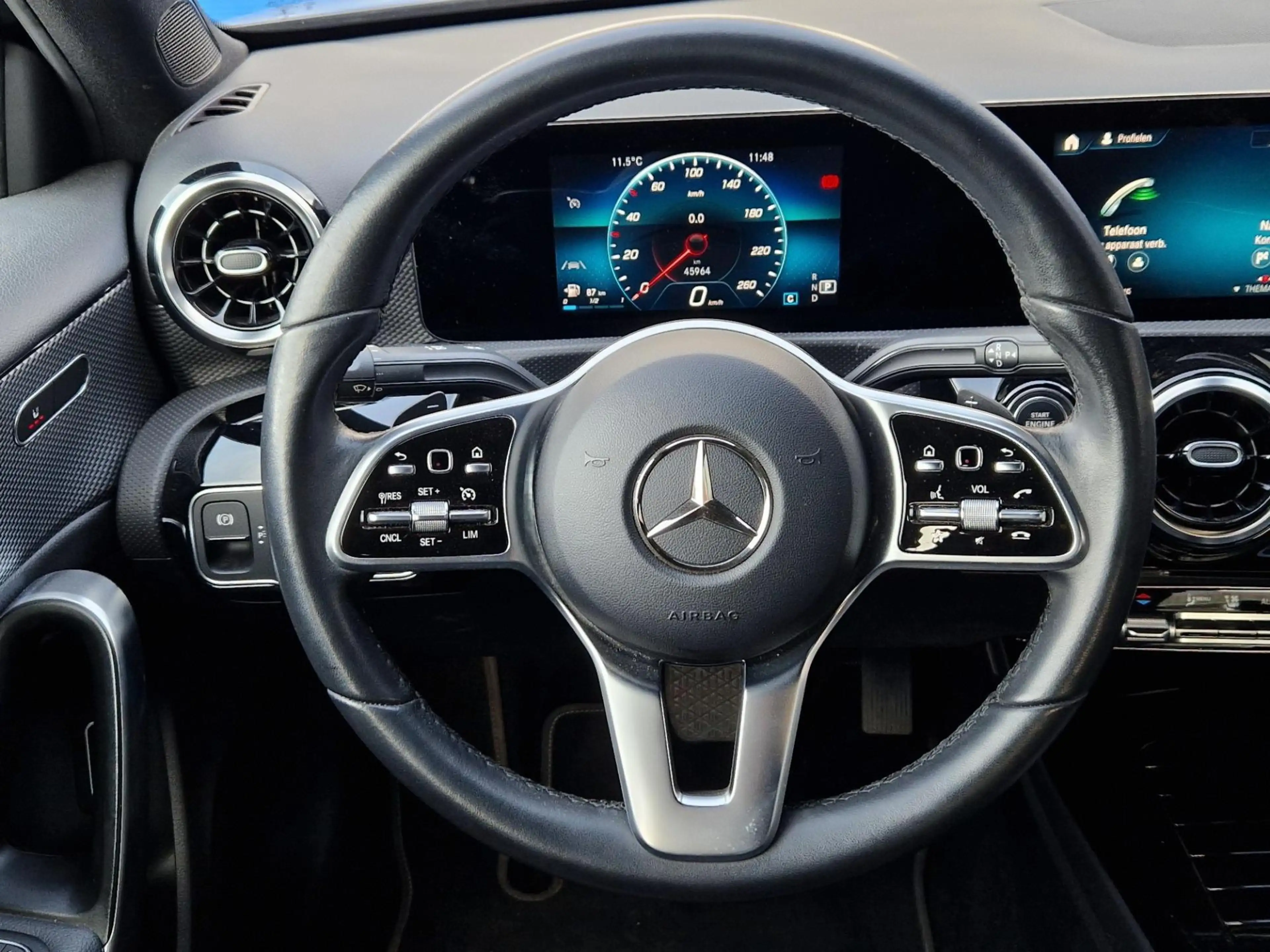 Mercedes-Benz A 200 Automaat / Wegklapbare trekhaak / Led verlichting — photo 9