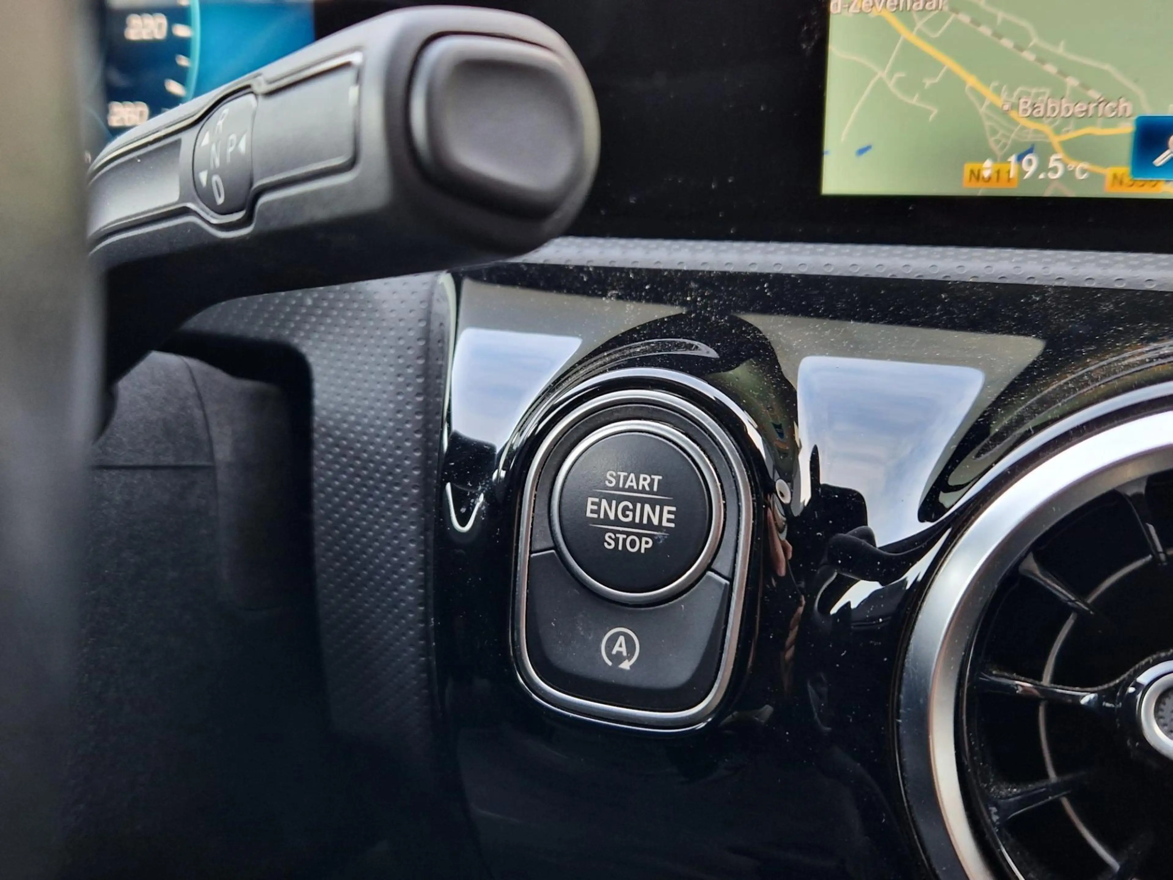 Mercedes-Benz A 200 Automaat / Wegklapbare trekhaak / Led verlichting — photo 15