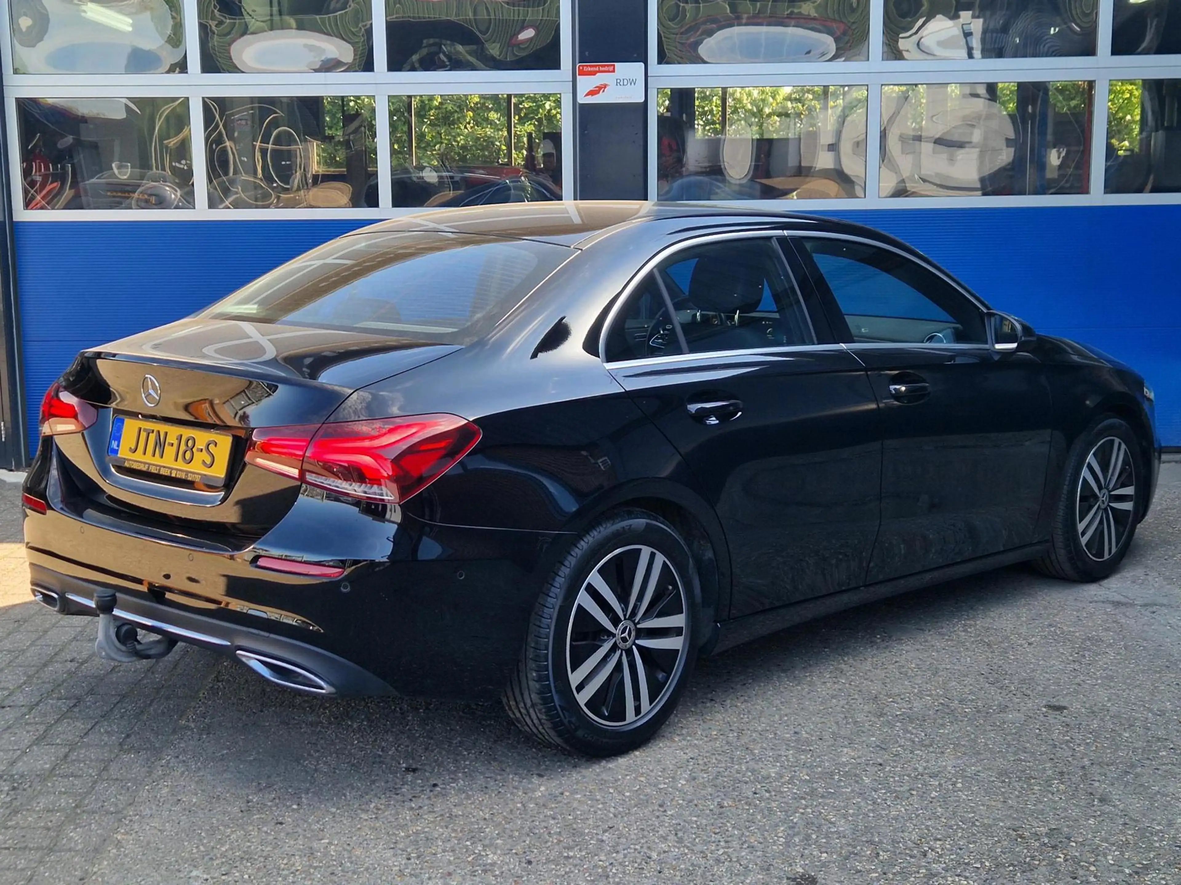 Mercedes-Benz A 200 Automaat / Wegklapbare trekhaak / Led verlichting — photo 2