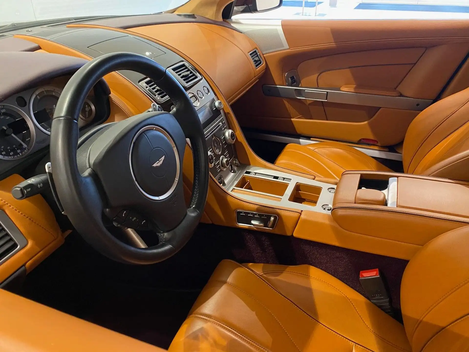 애스턴마틴 DB9 Volante 2015 버건디 사진 5