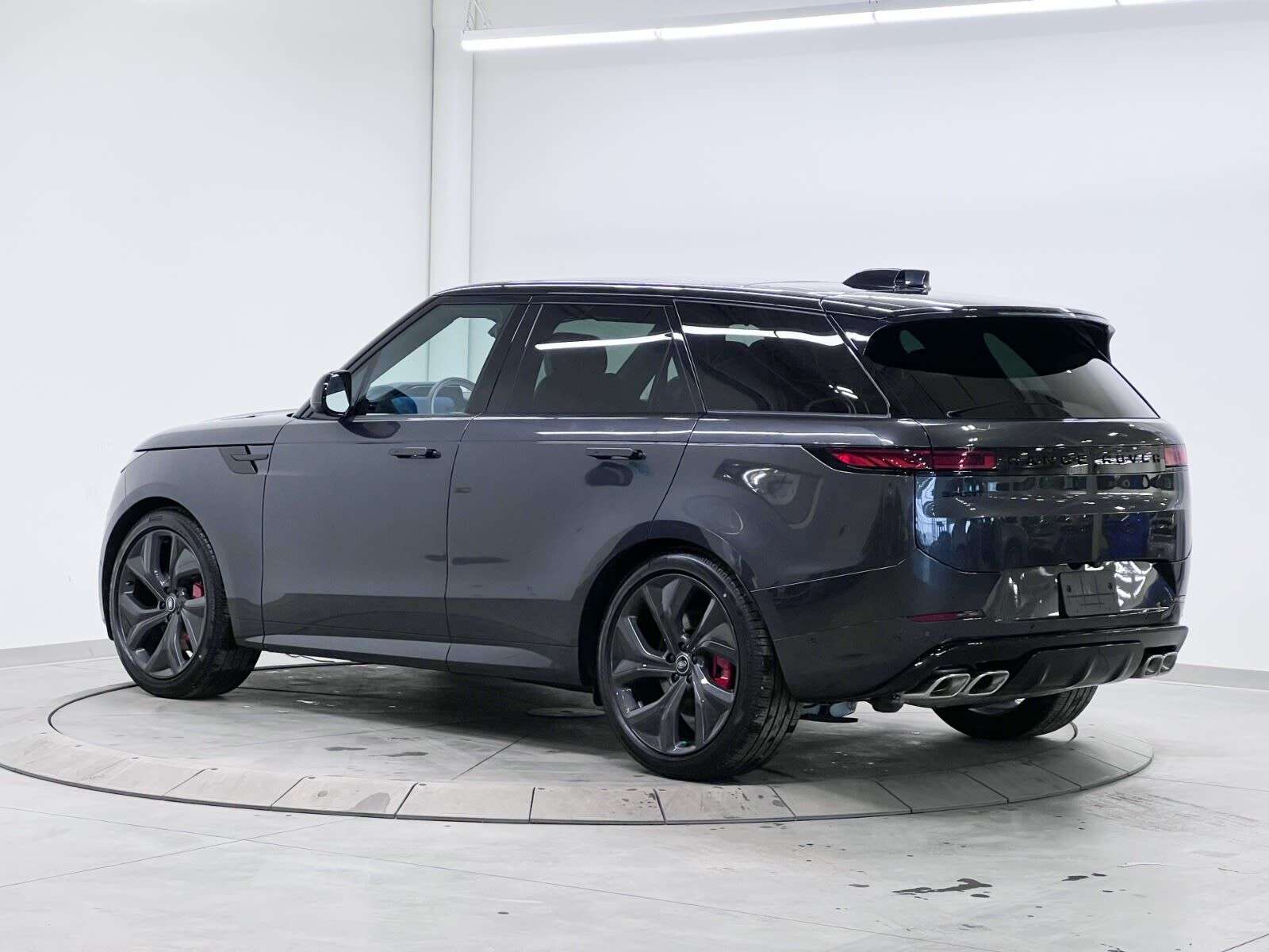 2025 Land Rover Range Rover Sport P530 V8 DYNAMIC SE alt 3