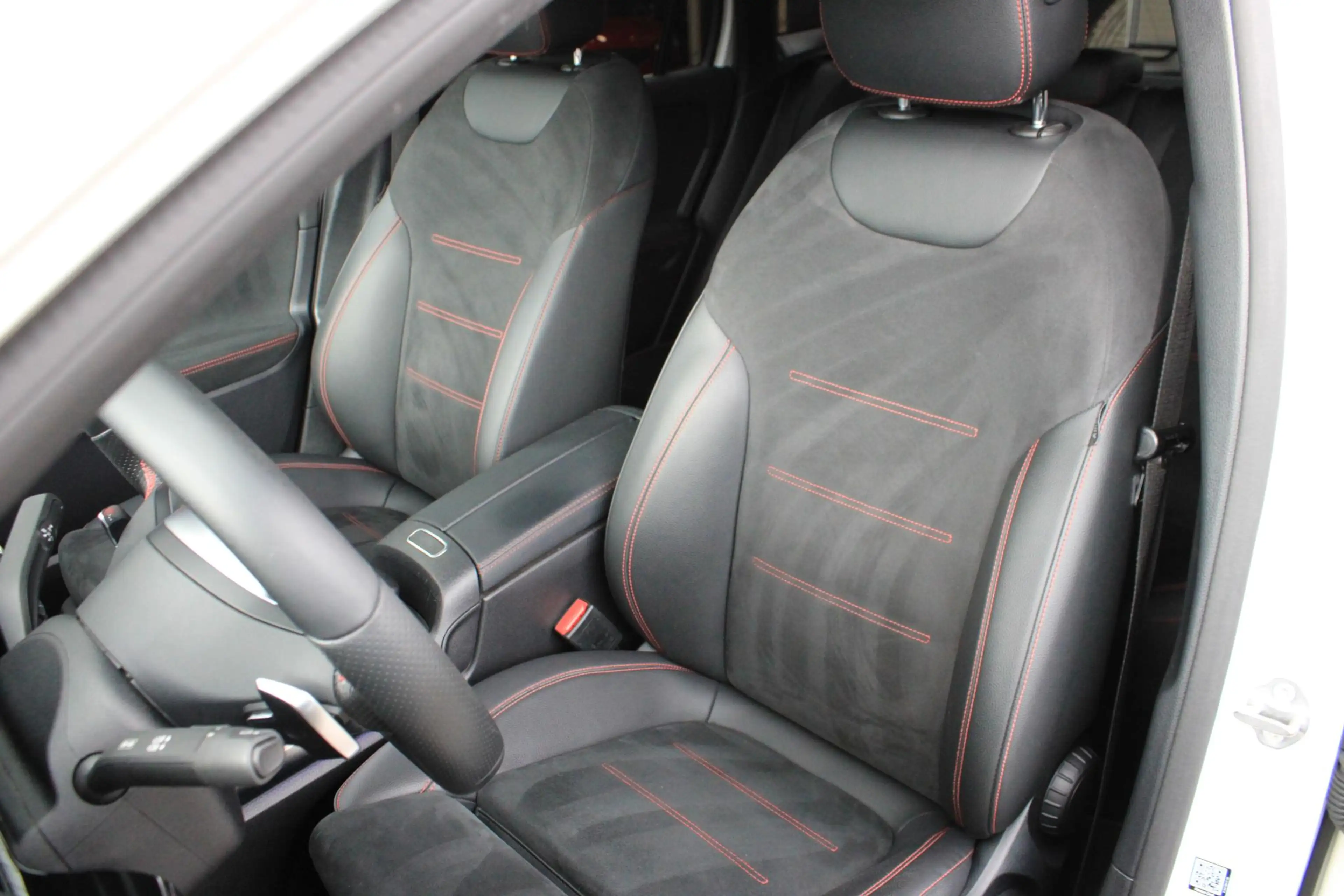 Mercedes-Benz EQA 250 AMG Camera | Trekhaak | Keyless | Widescreen | Sfe — photo 3