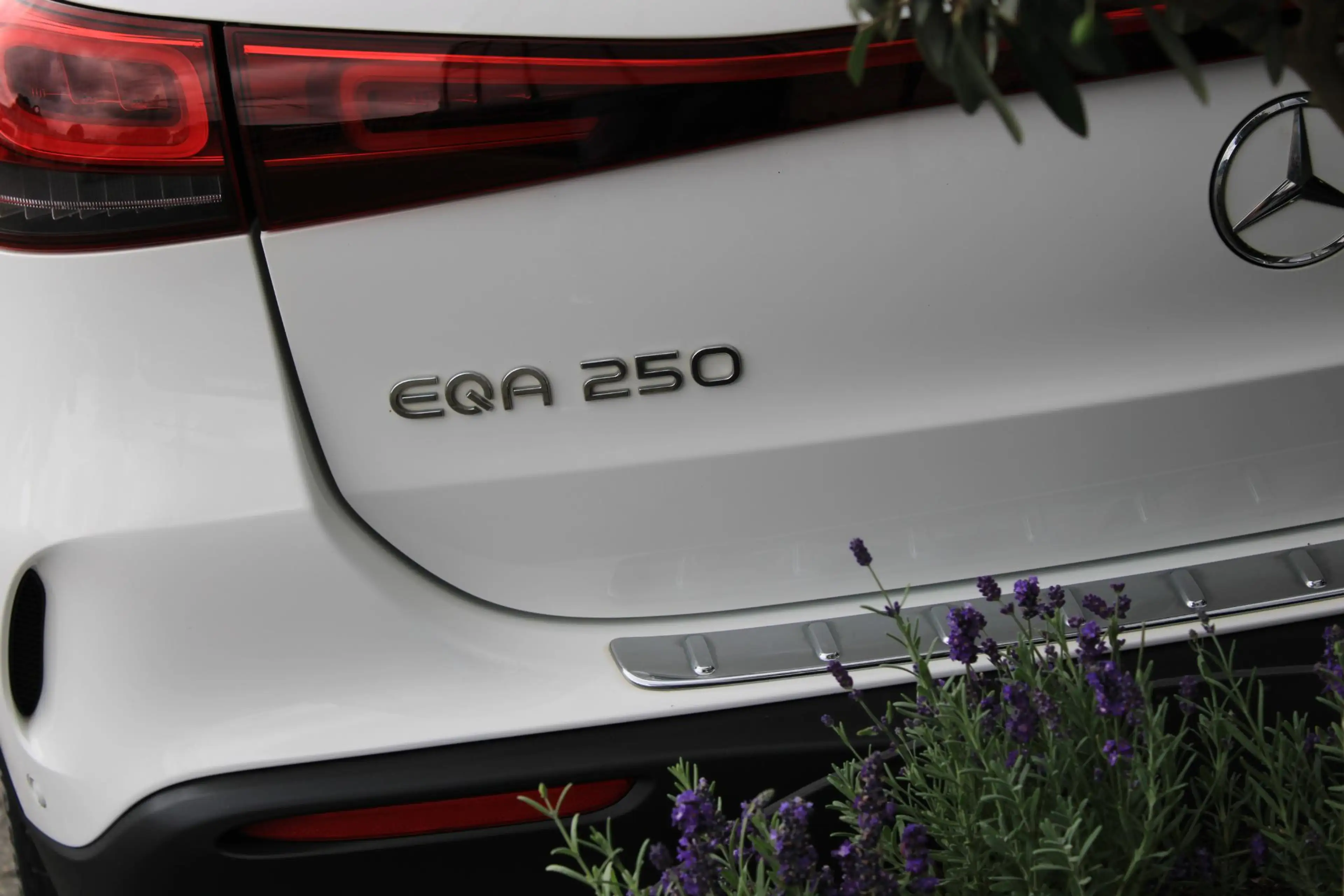 Mercedes-Benz EQA 250 AMG Camera | Trekhaak | Keyless | Widescreen | Sfe — photo 12