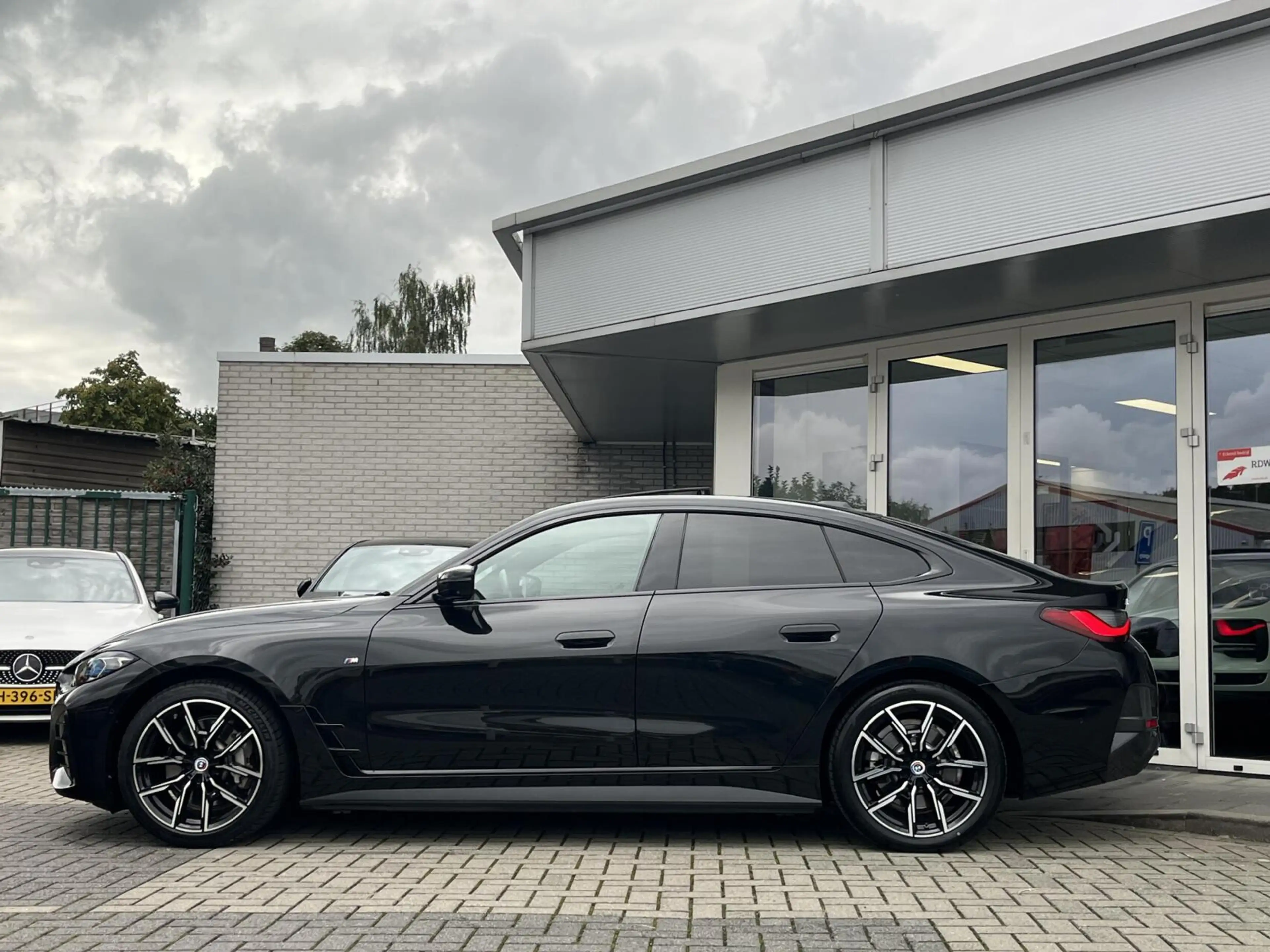 BMW i4 eDrive40 M-SPORT 84 kWh SOH95% LASER+PANO+ACC+H&K+ — photo 4