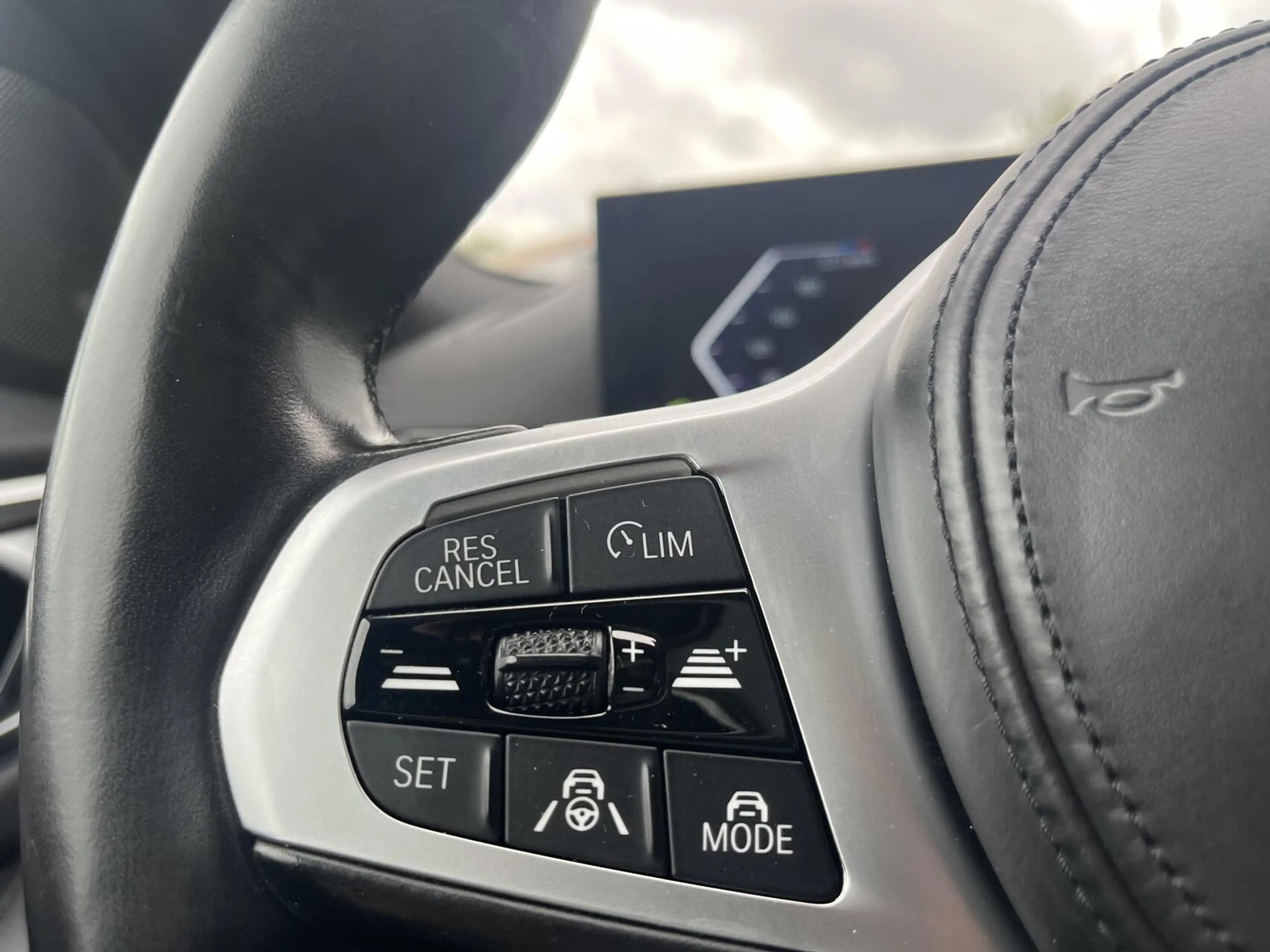 BMW i4 eDrive40 M-SPORT 84 kWh SOH95% LASER+PANO+ACC+H&K+ — photo 11