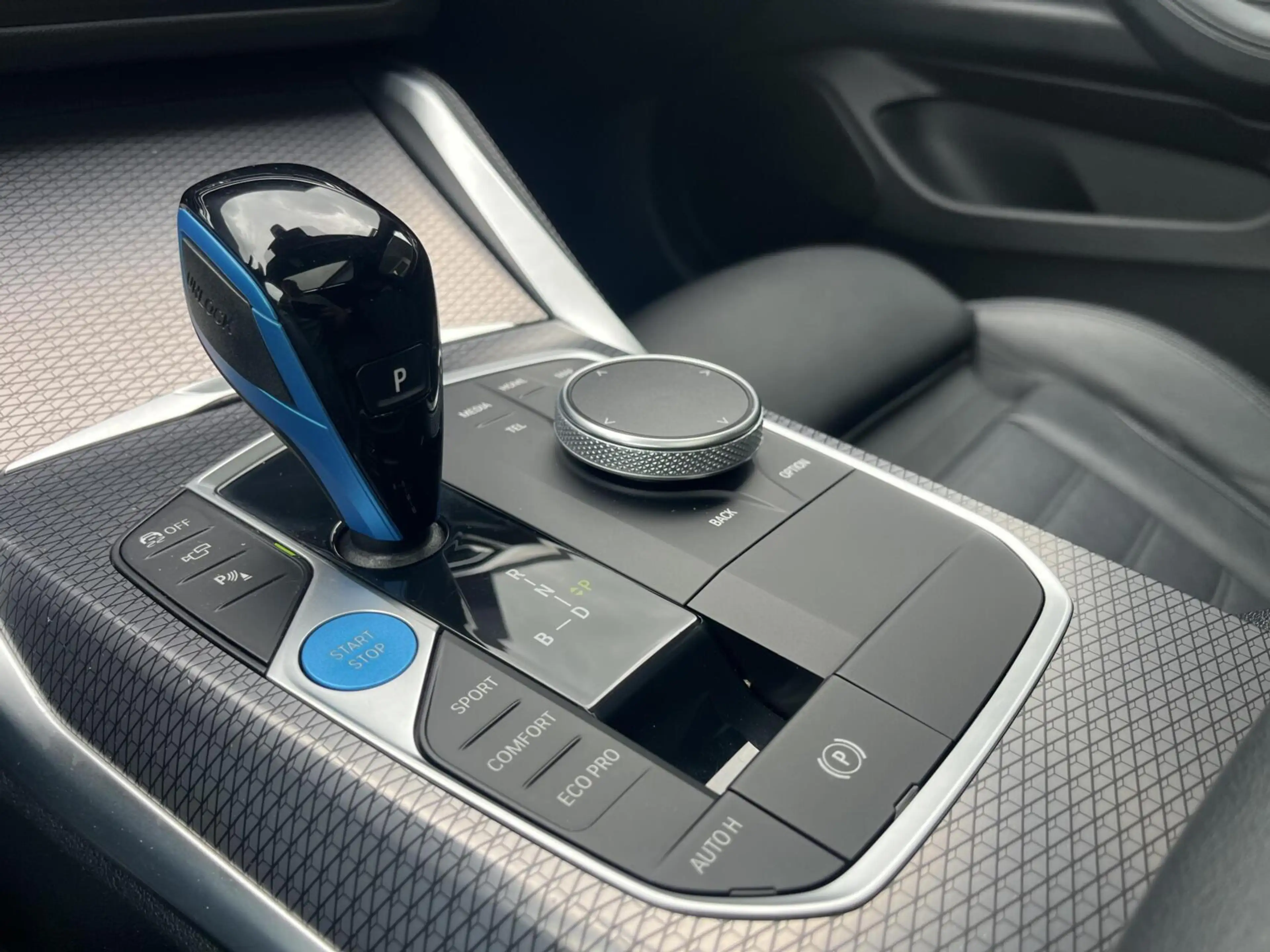 BMW i4 eDrive40 M-SPORT 84 kWh SOH95% LASER+PANO+ACC+H&K+ — photo 10