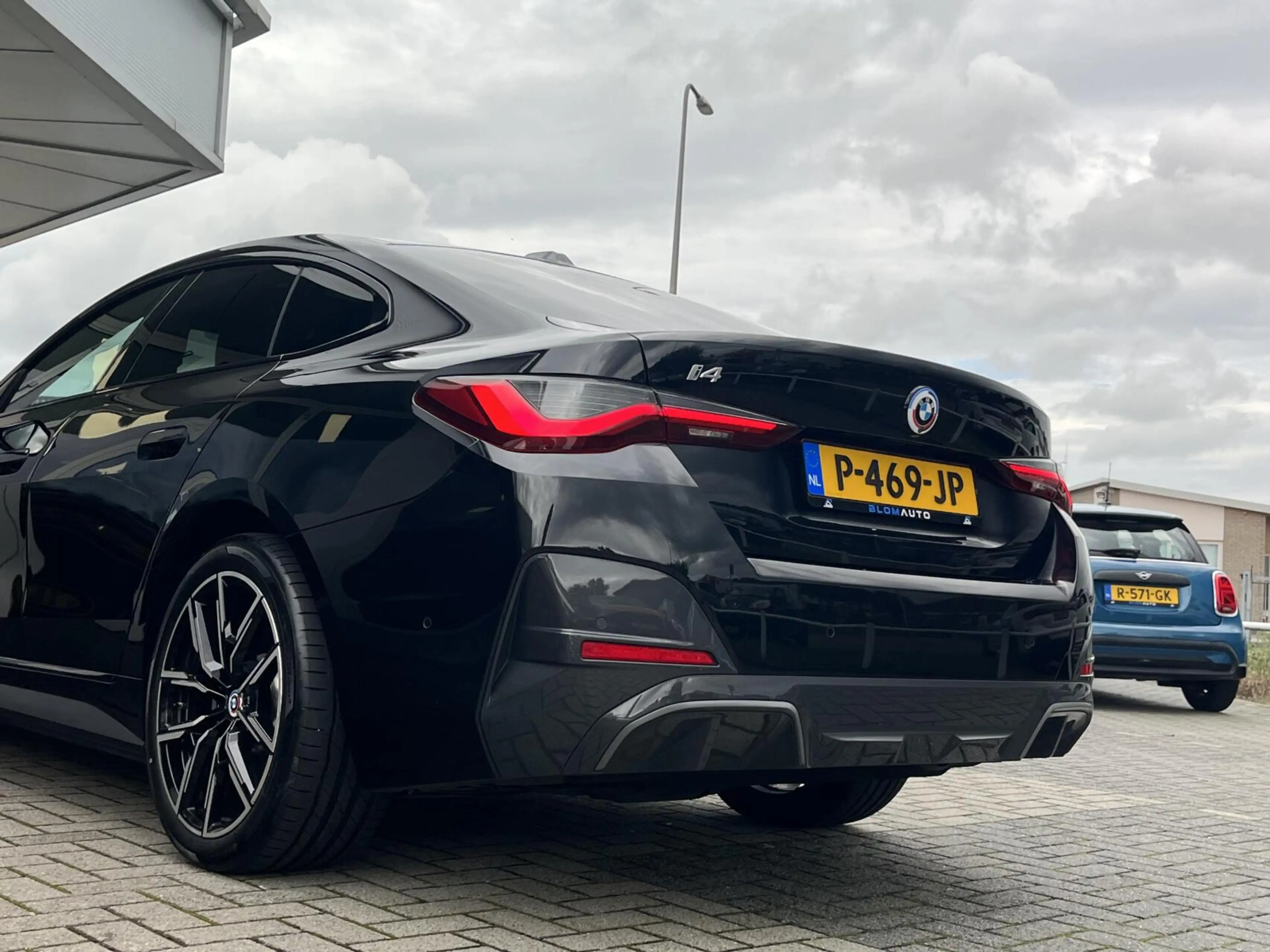 BMW i4 eDrive40 M-SPORT 84 kWh SOH95% LASER+PANO+ACC+H&K+ — photo 22