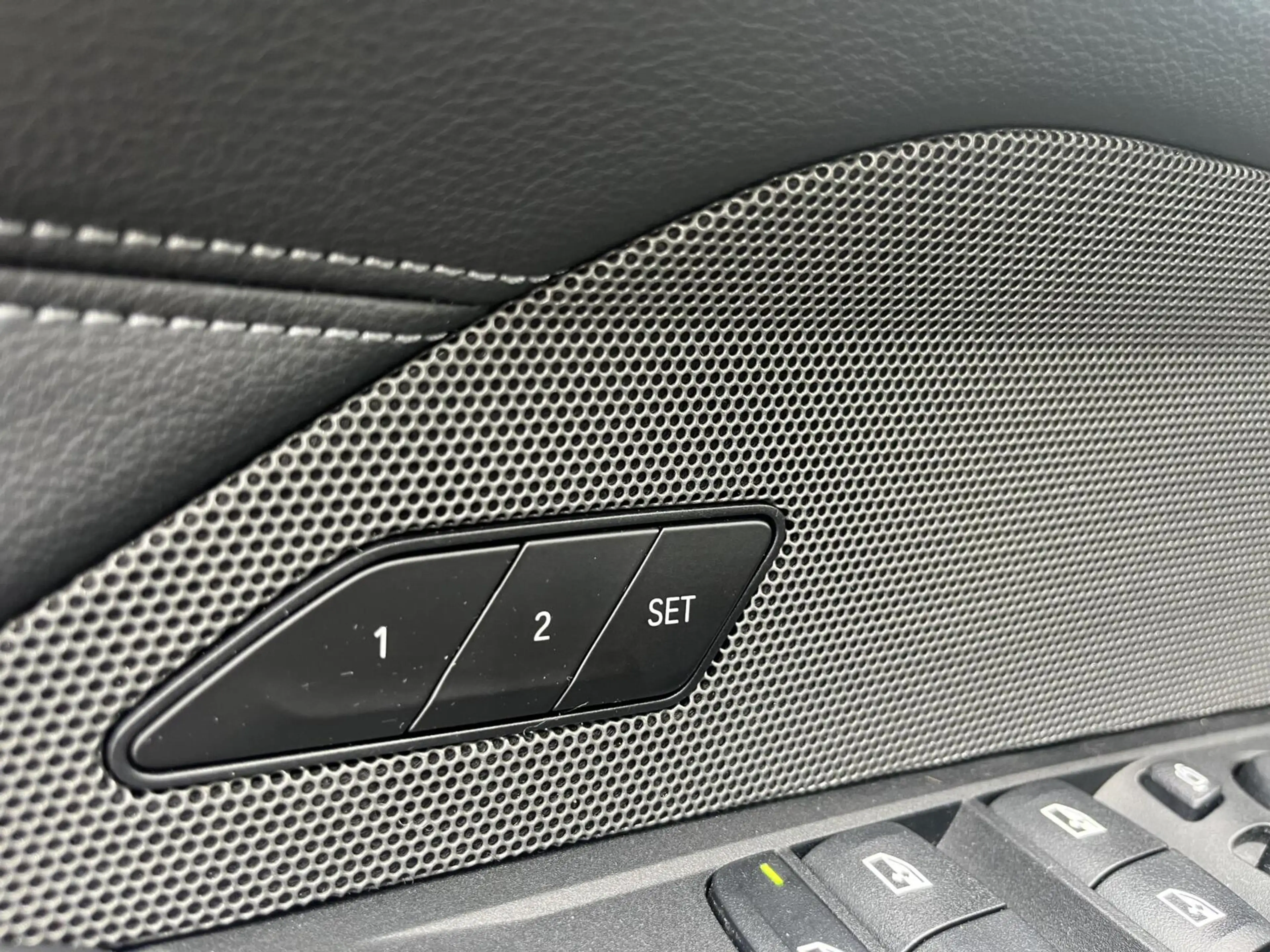 BMW i4 eDrive40 M-SPORT 84 kWh SOH95% LASER+PANO+ACC+H&K+ — photo 12