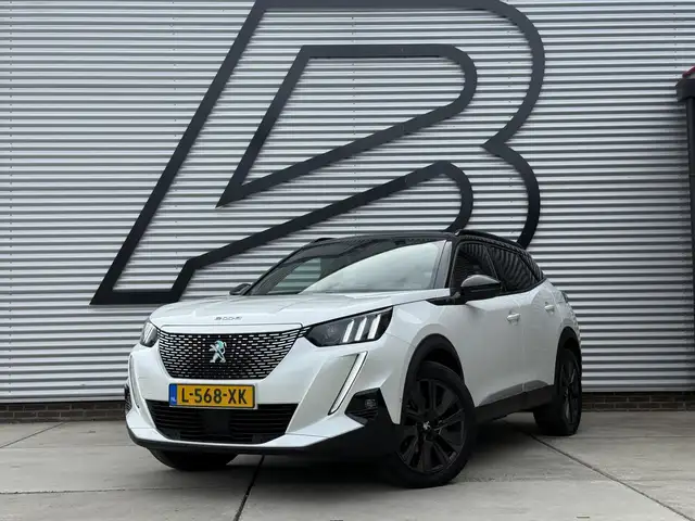 Peugeot e-2008 EV GT Pack 50 kWh SoH 88,63% 1e Eigenaar|Navi|Schu
