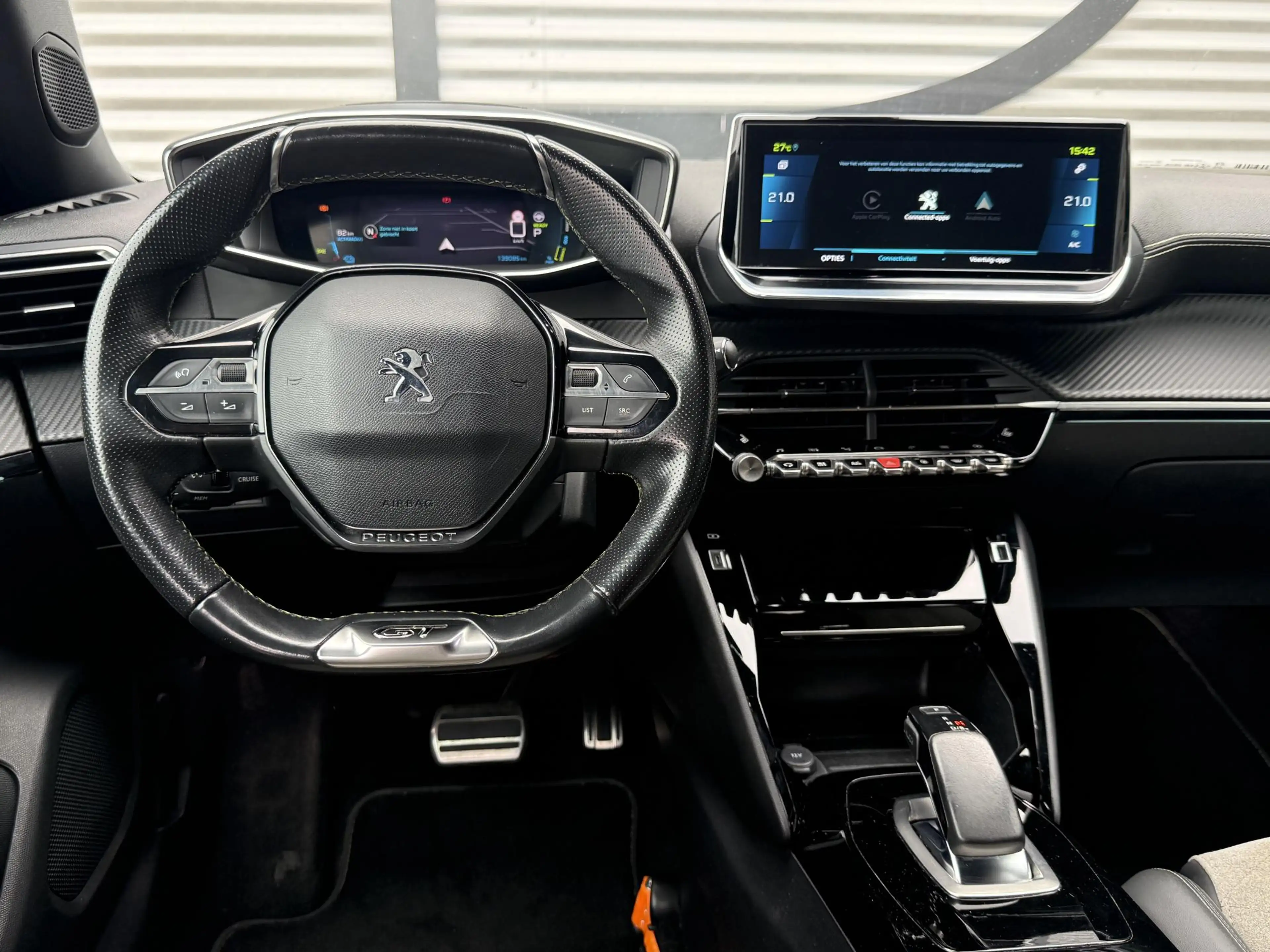 Peugeot e-2008 EV GT Pack 50 kWh 1e Eigenaar|Navi|Schuifdak|Stoel — photo 2