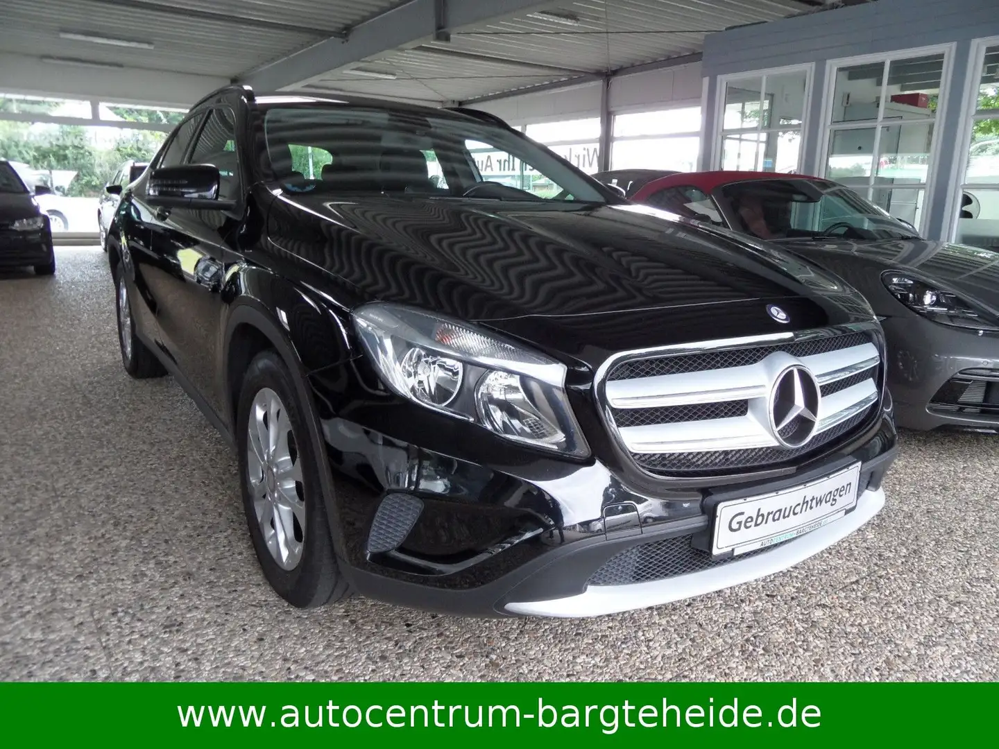 Mercedes-Benz GLA 200 Style *KAMERA+KLIMA*LEDER* Schwarz - 2