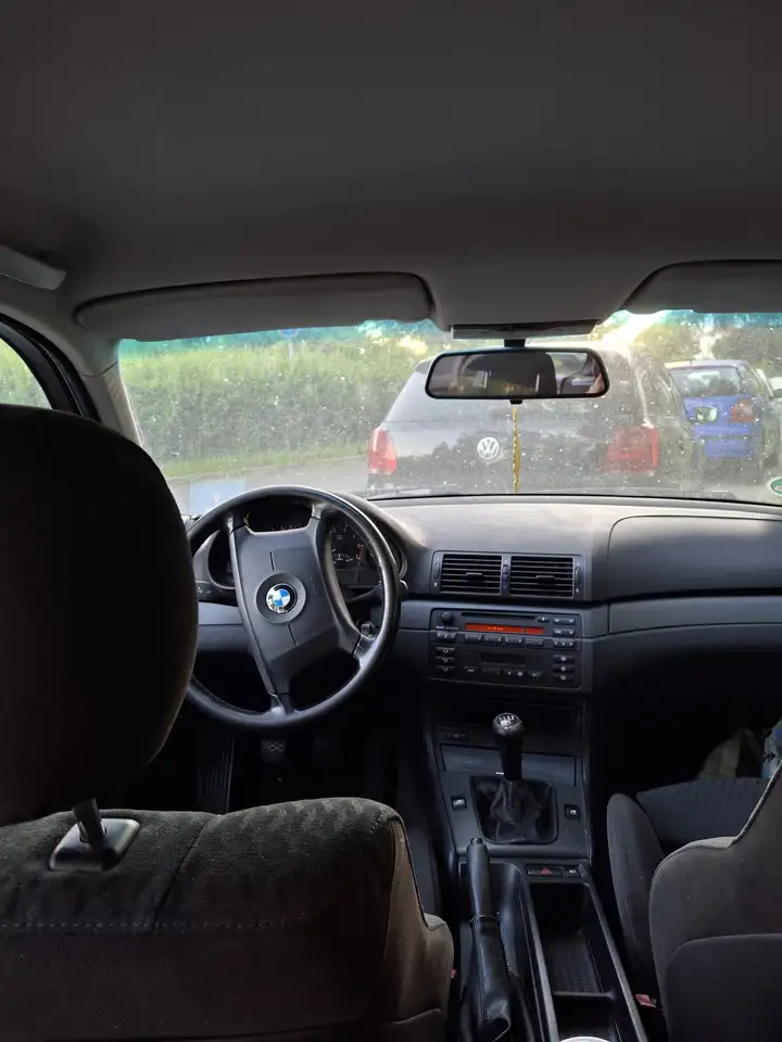 BMW 318i touring, foto 12
