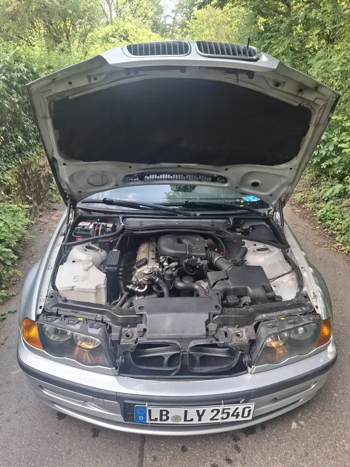 BMW 318i touring, foto 9