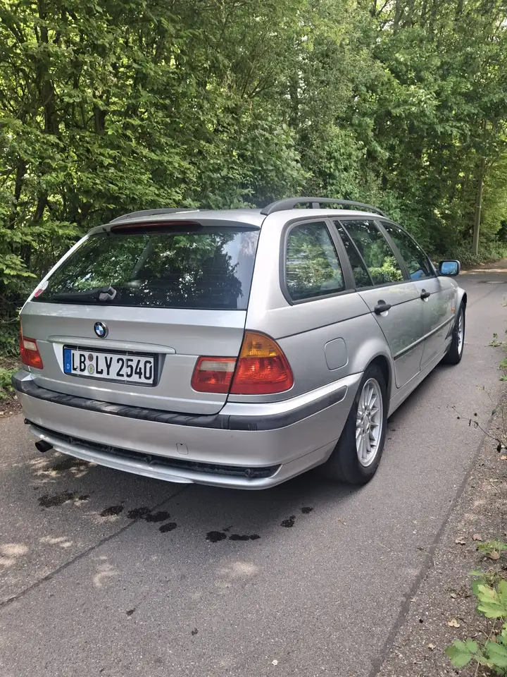 BMW 318i touring, foto 3