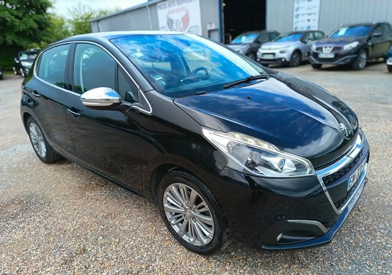 Peugeot 208 1.2 82cv ALLURE