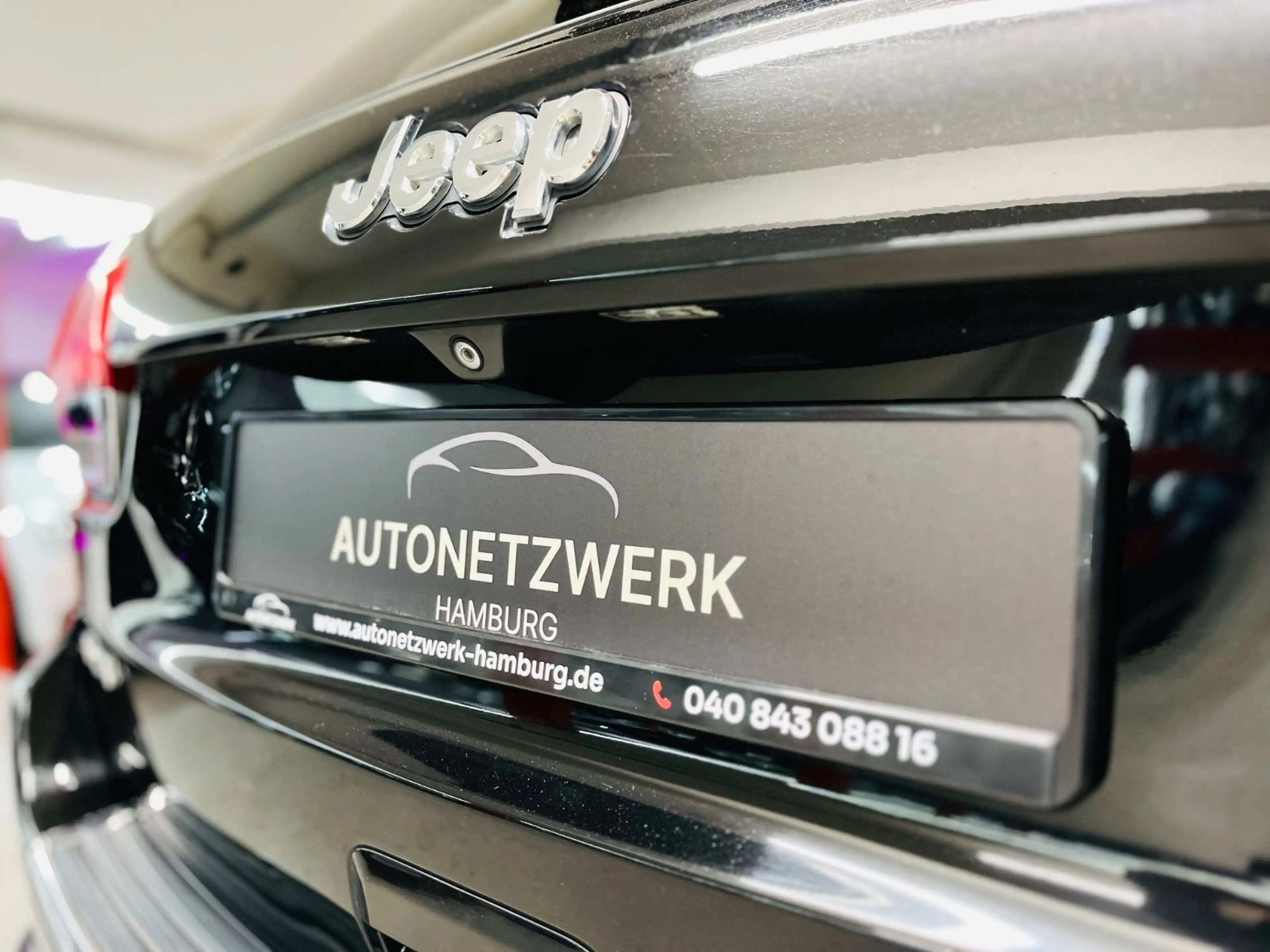 Jeep Grand Cherokee 3.0 CRD Summit Fond Entertainment — photo 12