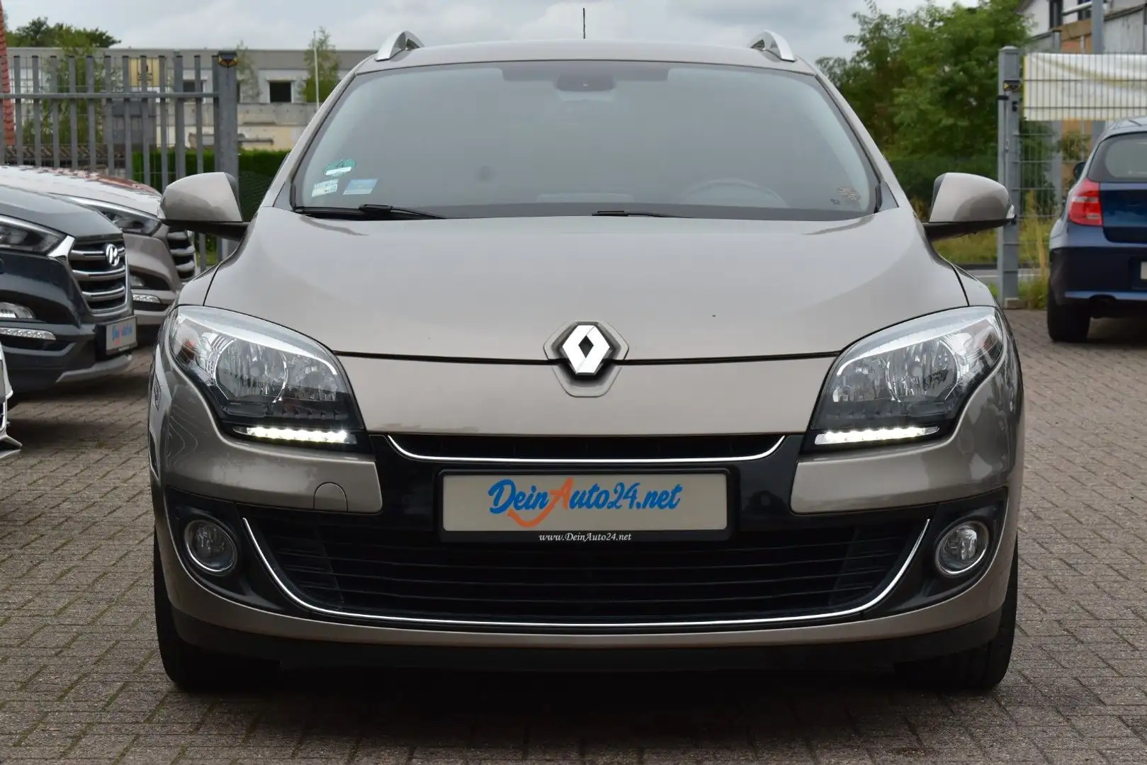 Renault Megane III Grandtour Paris Aut.|NAVI|PDC|Si-Hzg Braun - 2