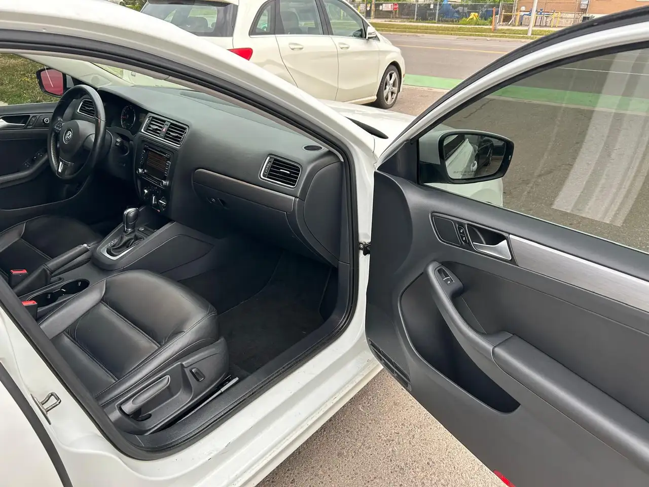 Volkswagen Jetta снимка Volkswagen Jetta