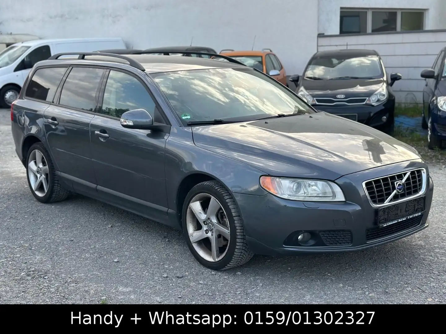 Volvo V70 Kombi Kinetic -Automatik -2.Hand -Navi Xenon Gris - 1