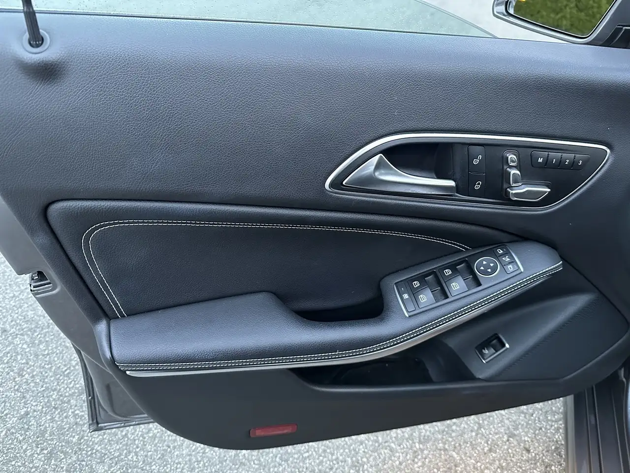 Mercedes-Benz CLA снимка Mercedes-Benz CLA