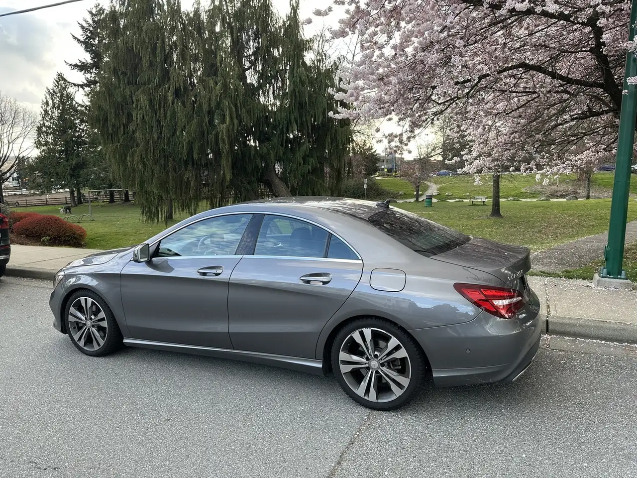 Mercedes-Benz CLA снимка Mercedes-Benz CLA