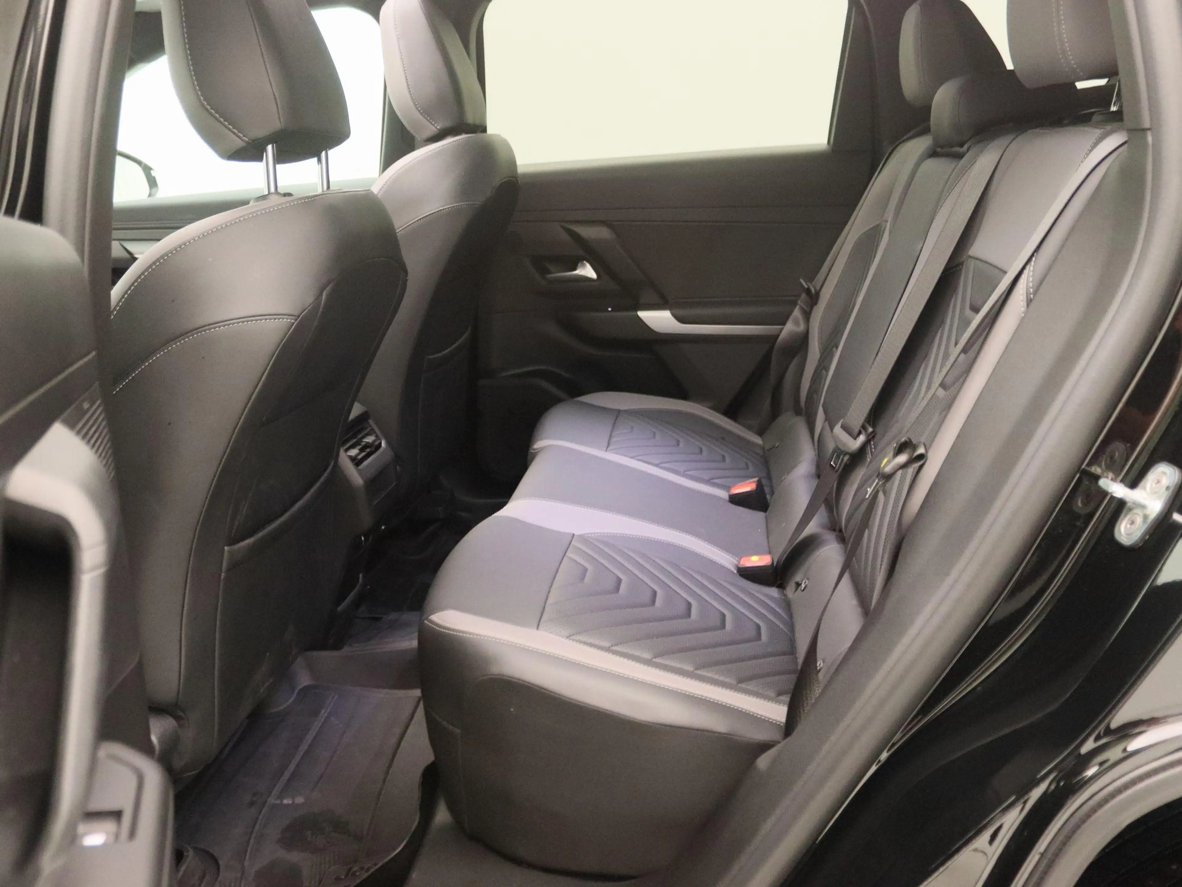 Jeep Compass 1.2 e-Hybrid First Edition | Navigatie | 360 grade — photo 13