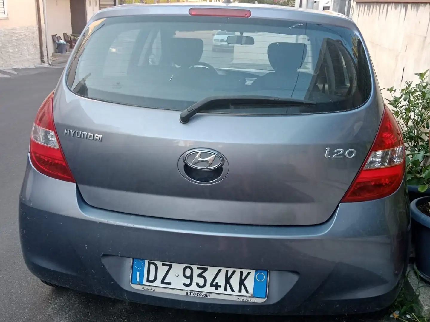Hyundai i20 i20 5p 1.2 Classic Gpl Gris - 1
