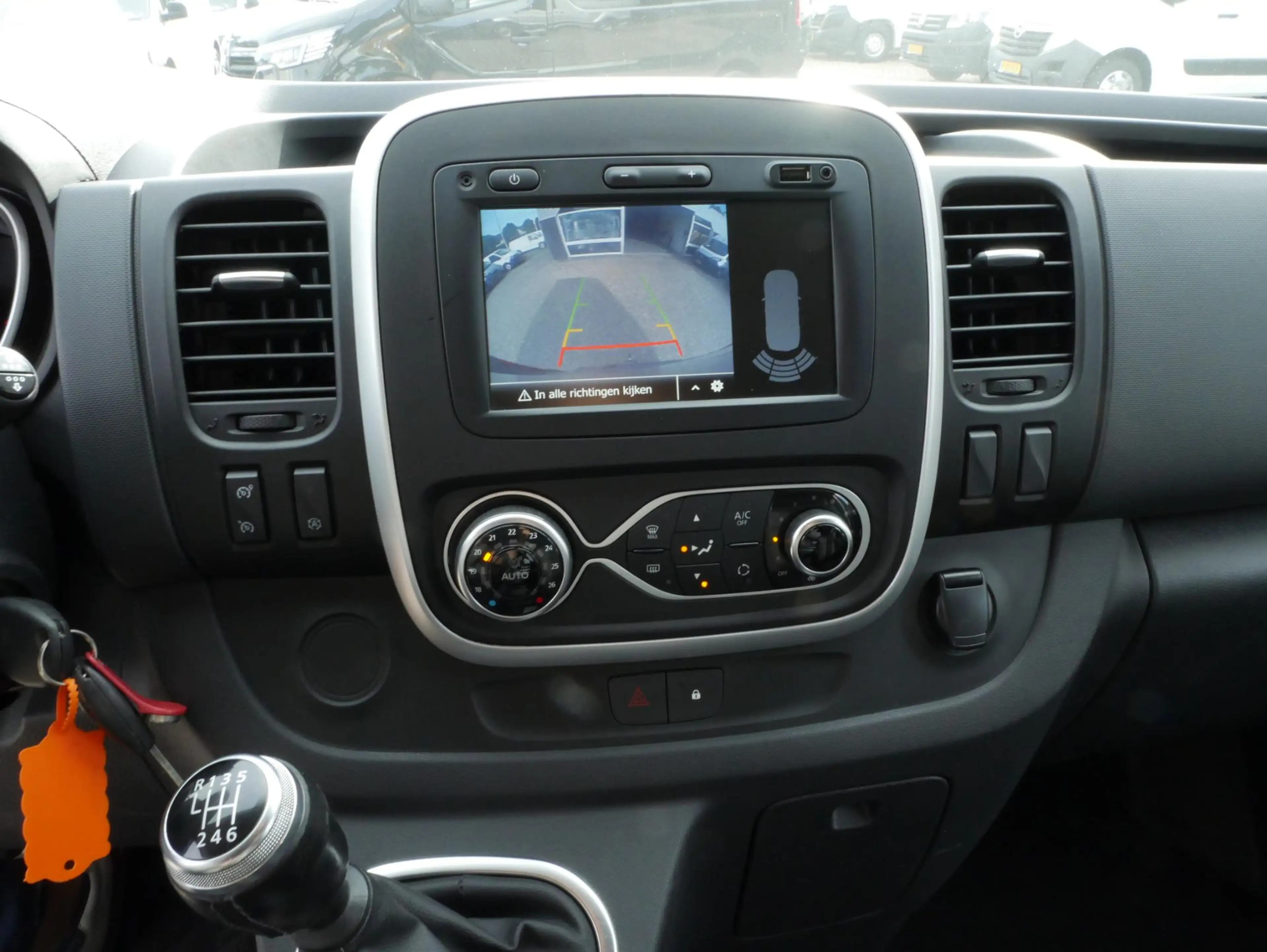 Renault Trafic 2.0 dCi 120PK L2H1 Airco Trekhaak Camera Cruise — photo 16