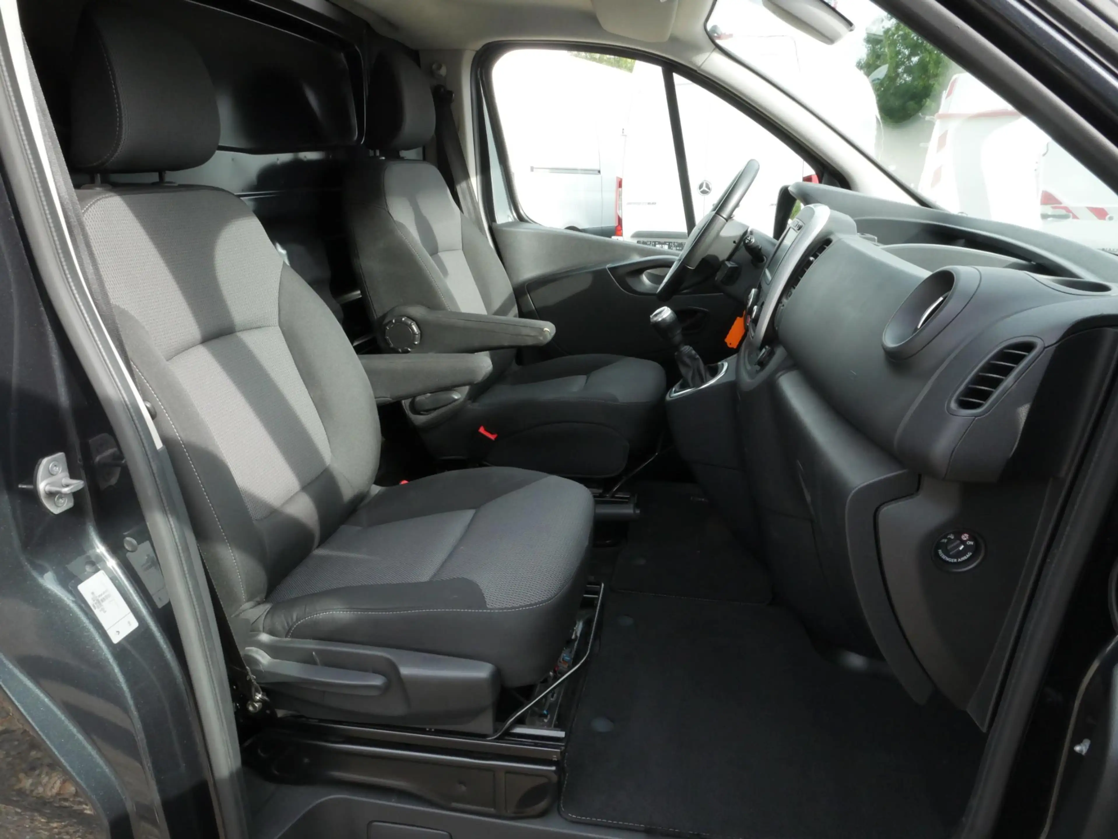 Renault Trafic 2.0 dCi 120PK L2H1 Airco Trekhaak Camera Cruise — photo 13