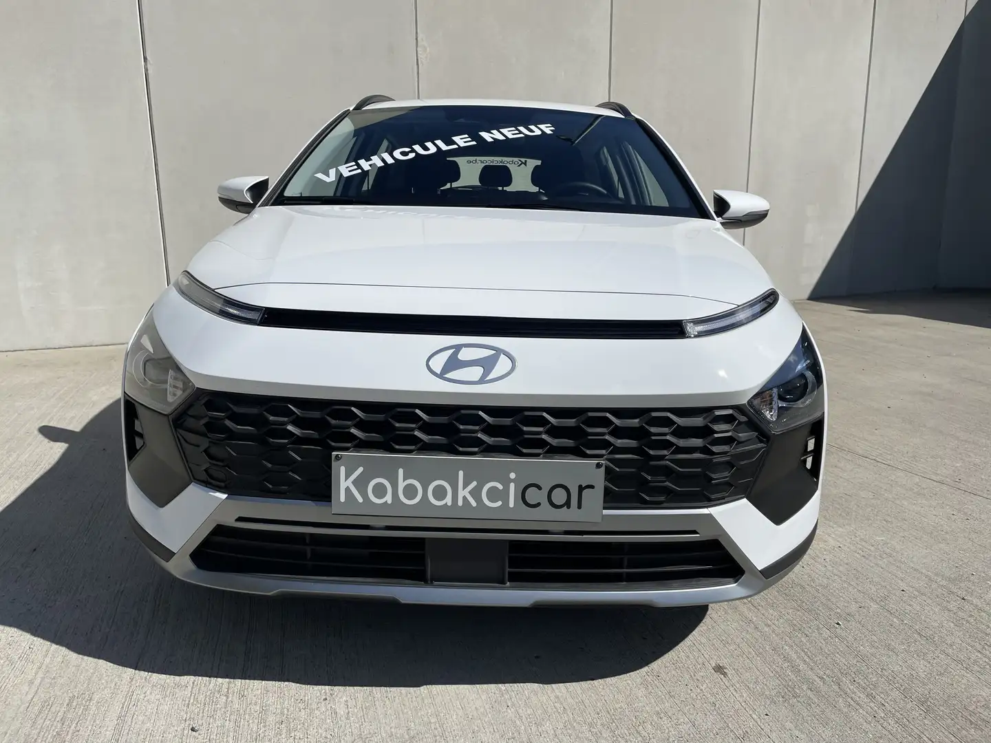 Hyundai BAYON 1.2i KLASS/CAMERA/APPLE CARPLAY/RADAR ARR Blanc - 2