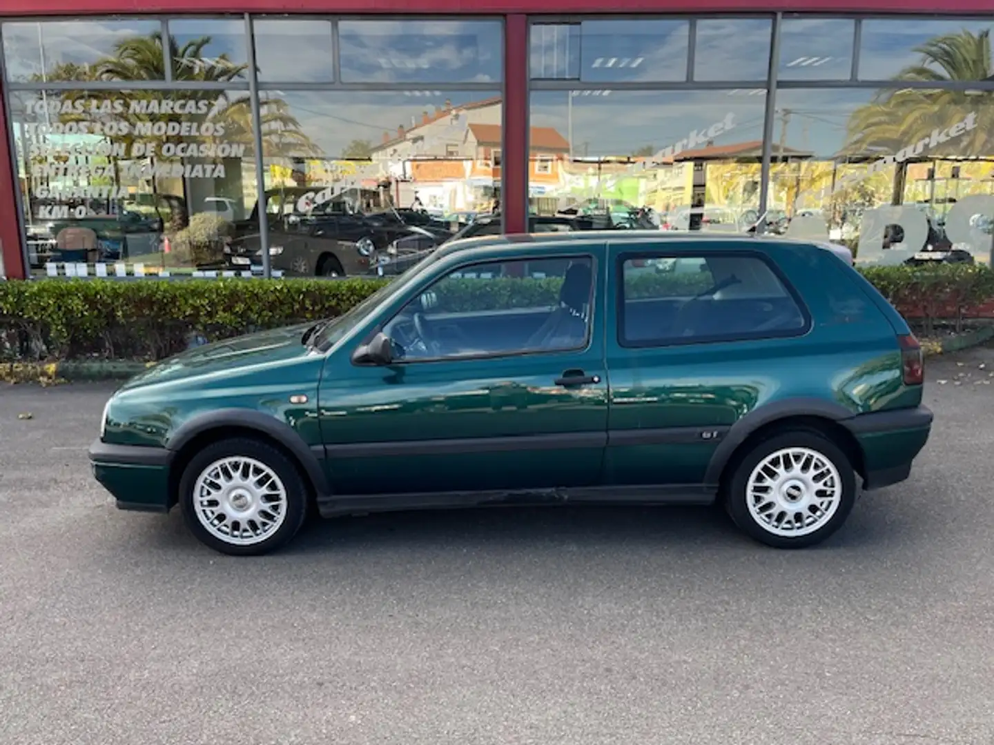 Volkswagen Golf 1.6 Rolling Stones + AA Verde - 2