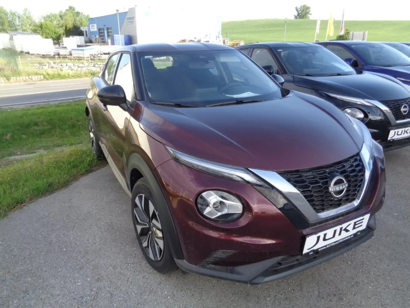 Nissan Juke Acenta Komfort NC 1.0 DIG-T 114PS 6MT Rouge - 1