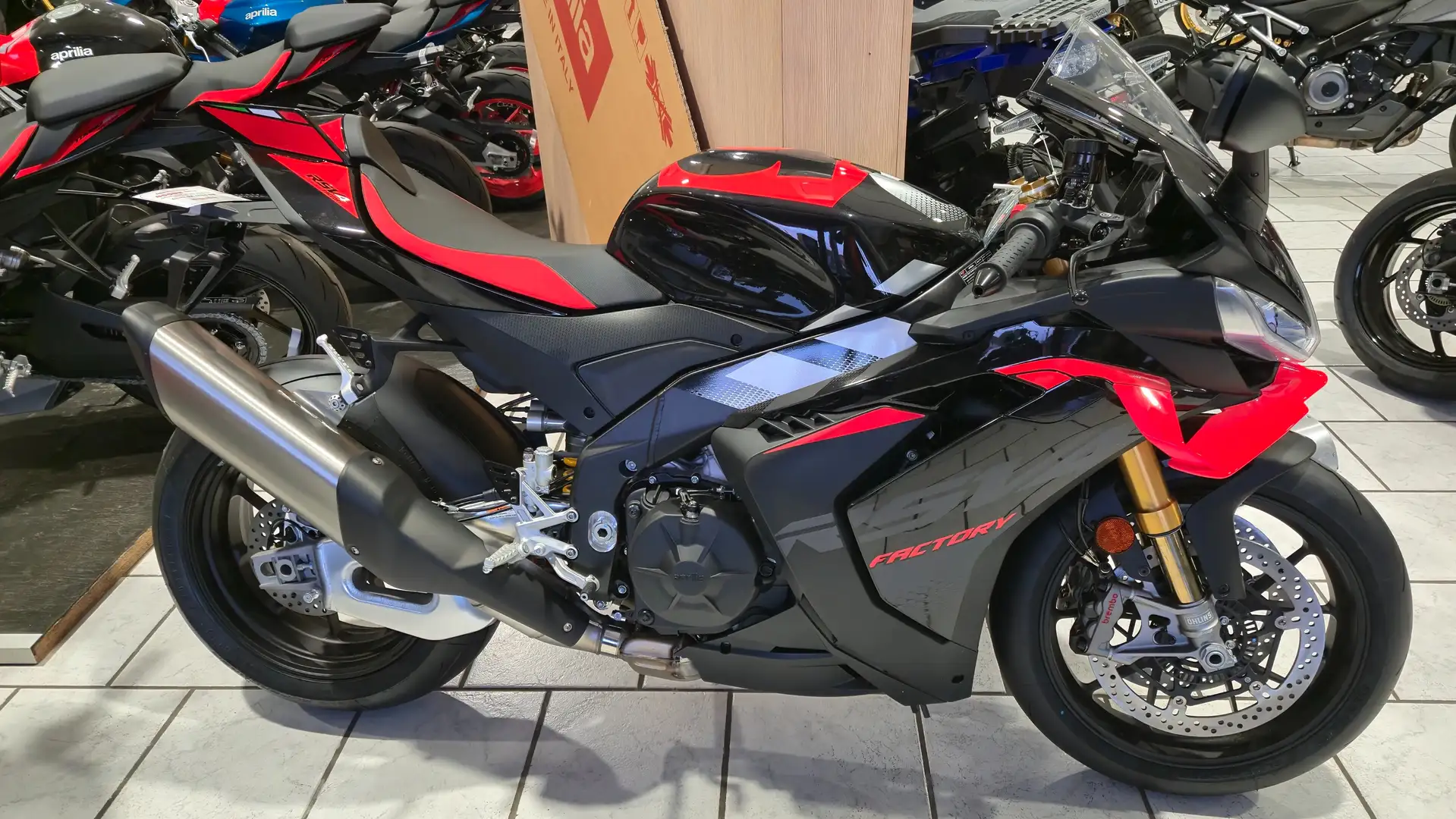 Aprilia RSV4 1100 FACTORY ABS EURO 5 + Nero - 1