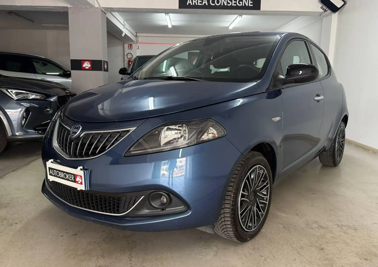 Lancia Ypsilon 1.0 FireFly 5 porte S&S Hybrid Gold Blau - 1