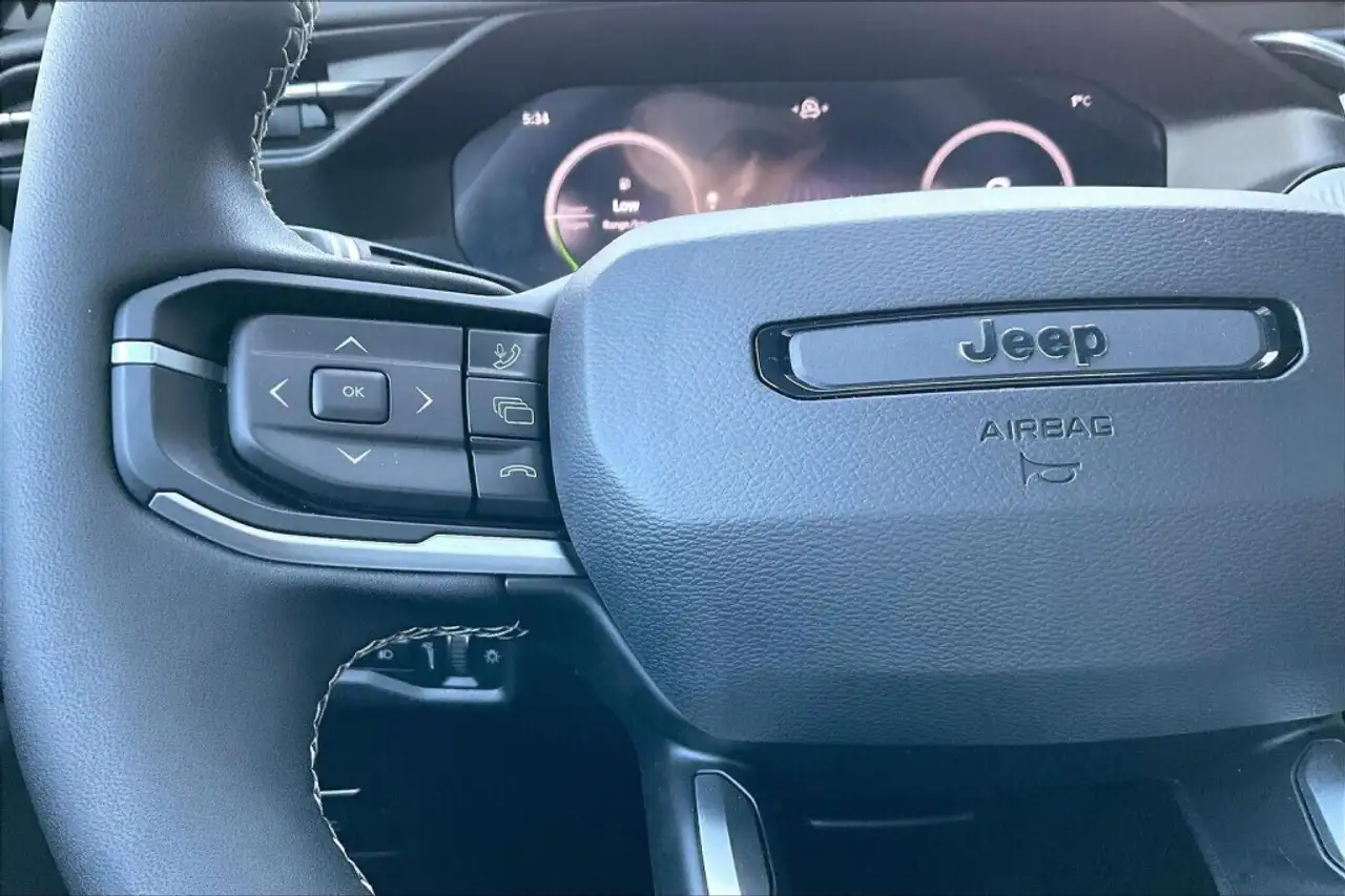 Jeep Cherokee снимка Jeep Cherokee